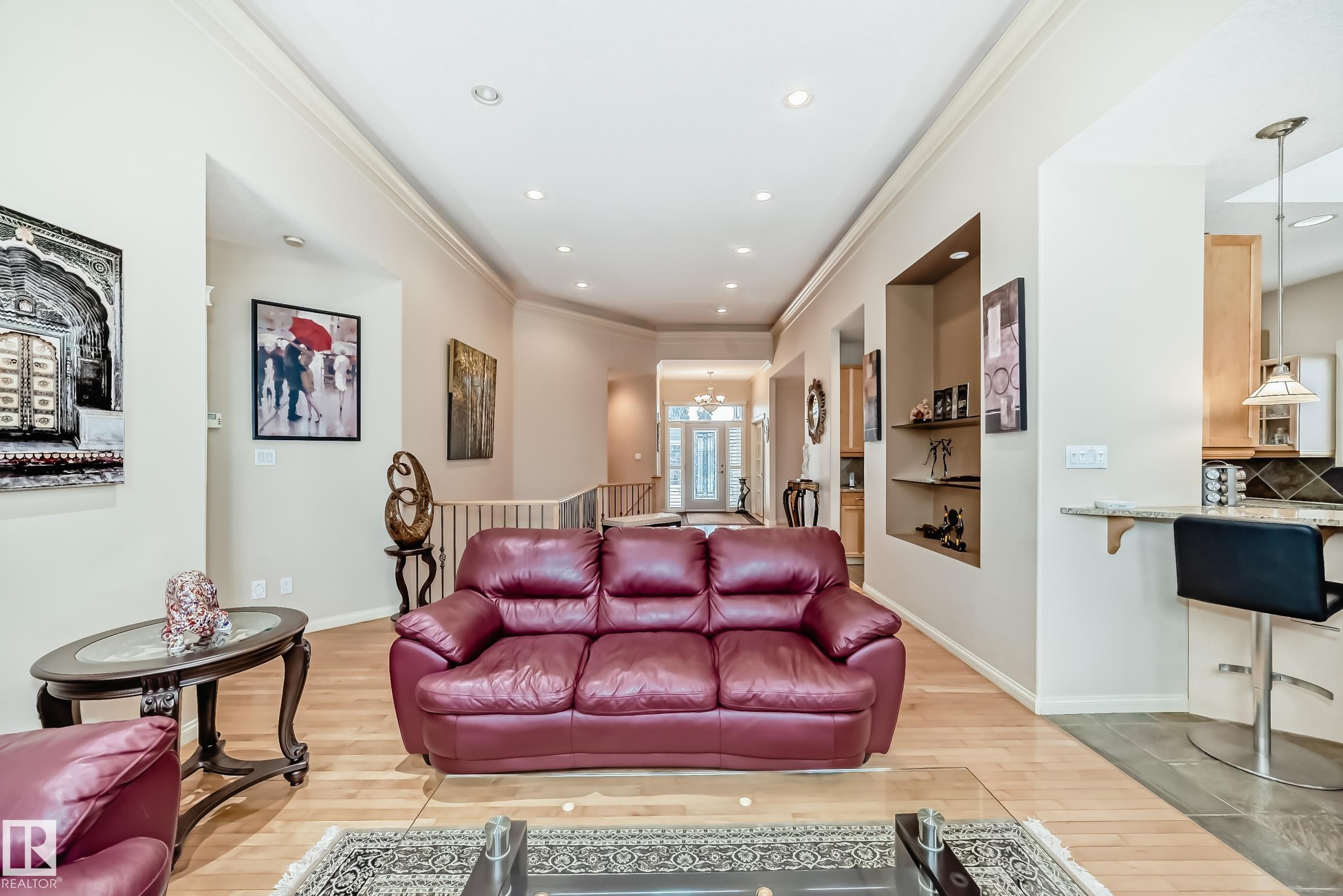 Photo 14 at 241 Darlington Crescent NW, Donsdale, Edmonton