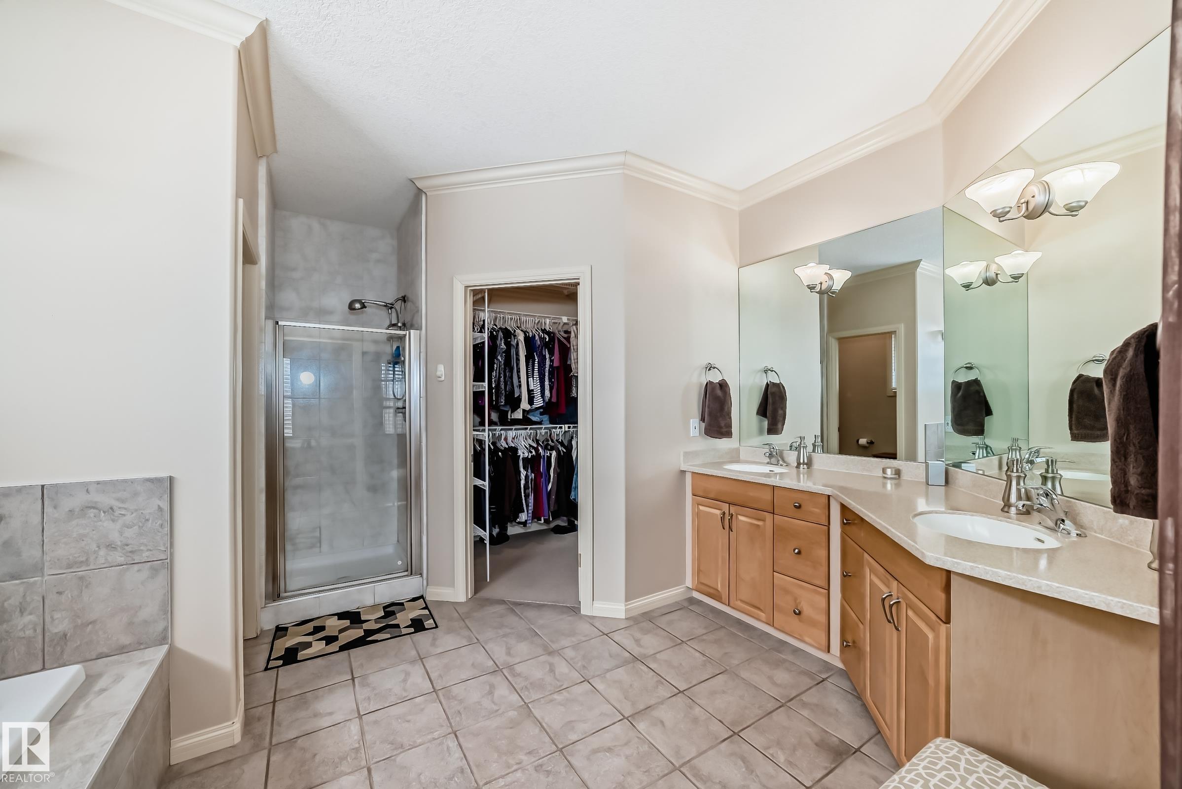 Photo 27 at 241 Darlington Crescent NW, Donsdale, Edmonton