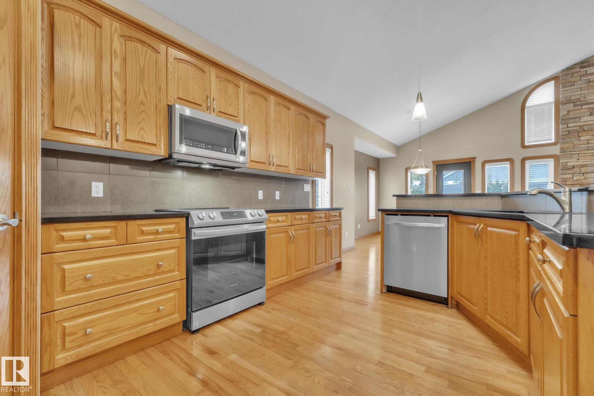 Photo 11 at 1217 Summerside Drive SW, Summerside, Edmonton