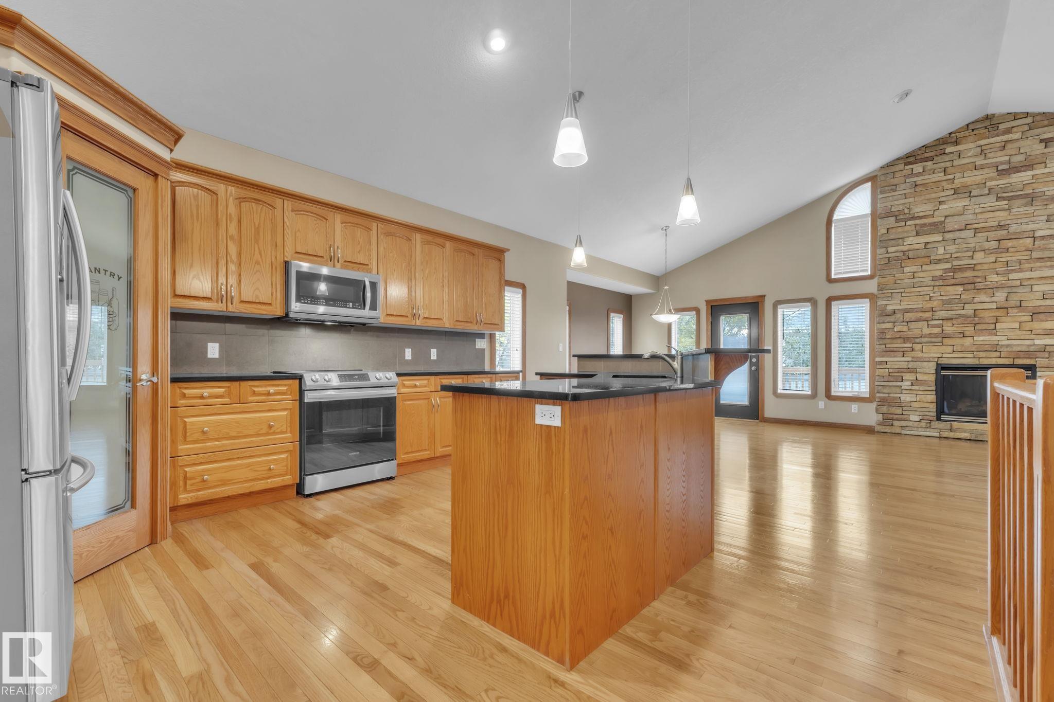 Photo 8 at 1217 Summerside Drive SW, Summerside, Edmonton