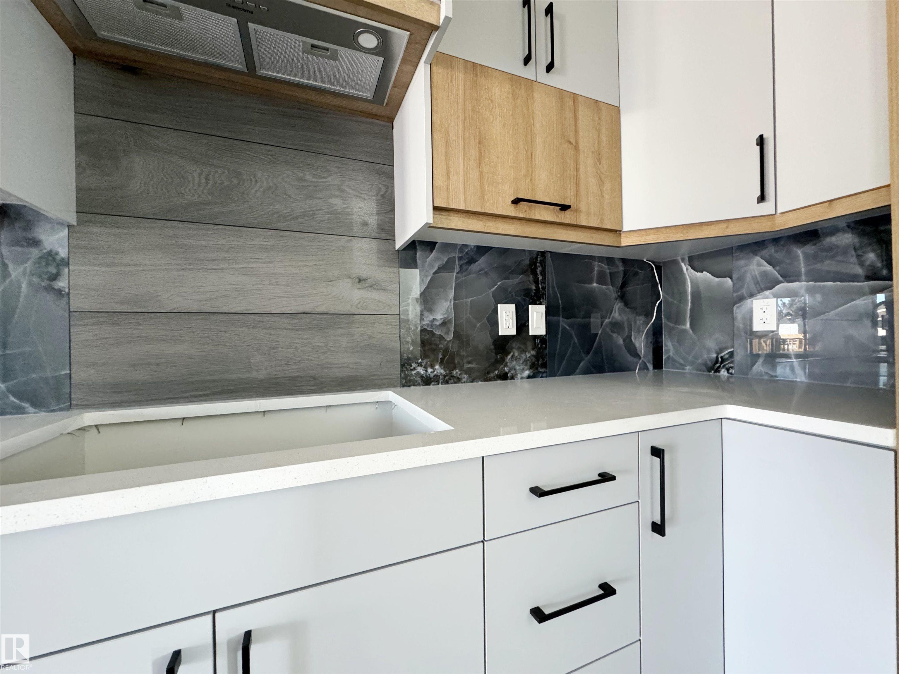 Photo 9 at 1312 35 Street NW, Crawford Plains, Edmonton