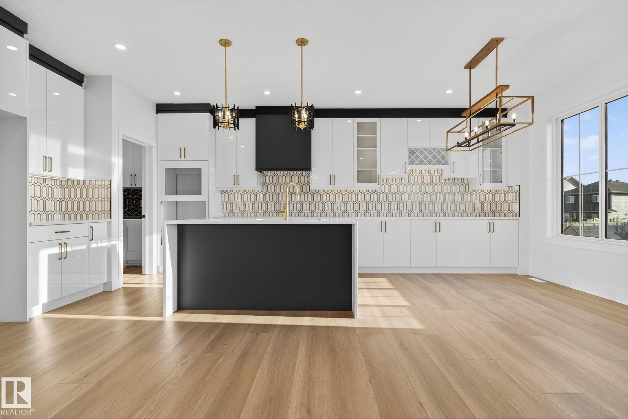 Photo 8 at 3508 6 Street NW, Maple Crest, Edmonton