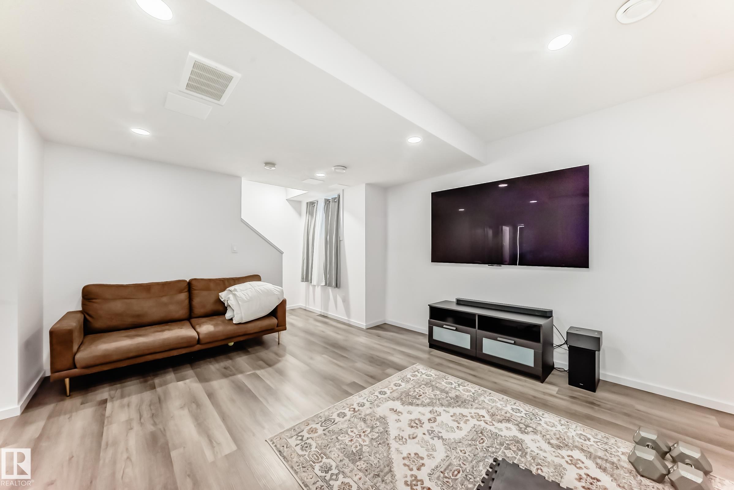 Photo 23 at 1002 Stillwater Boulevard NW, Stillwater, Edmonton