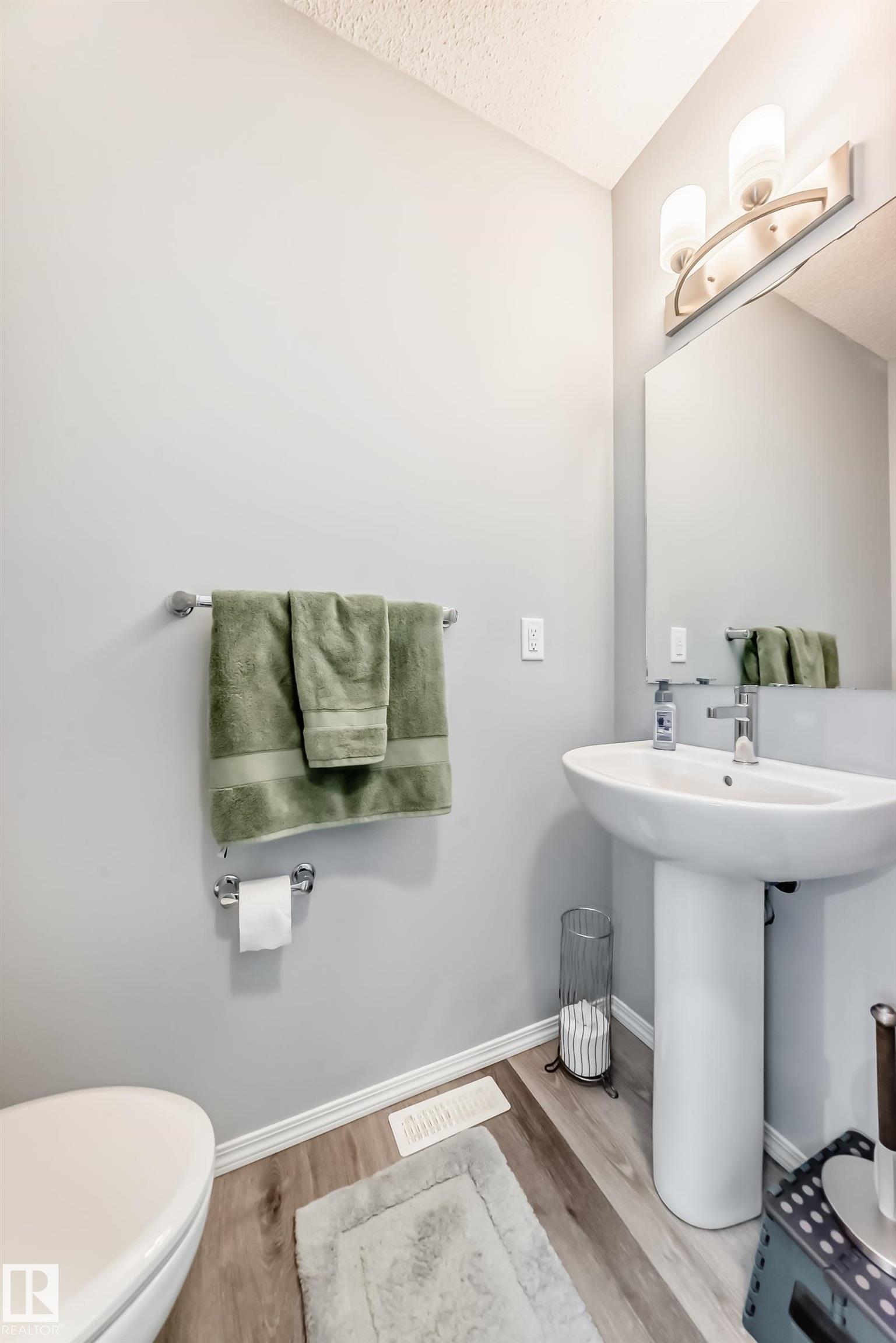 Photo 8 at 1002 Stillwater Boulevard NW, Stillwater, Edmonton