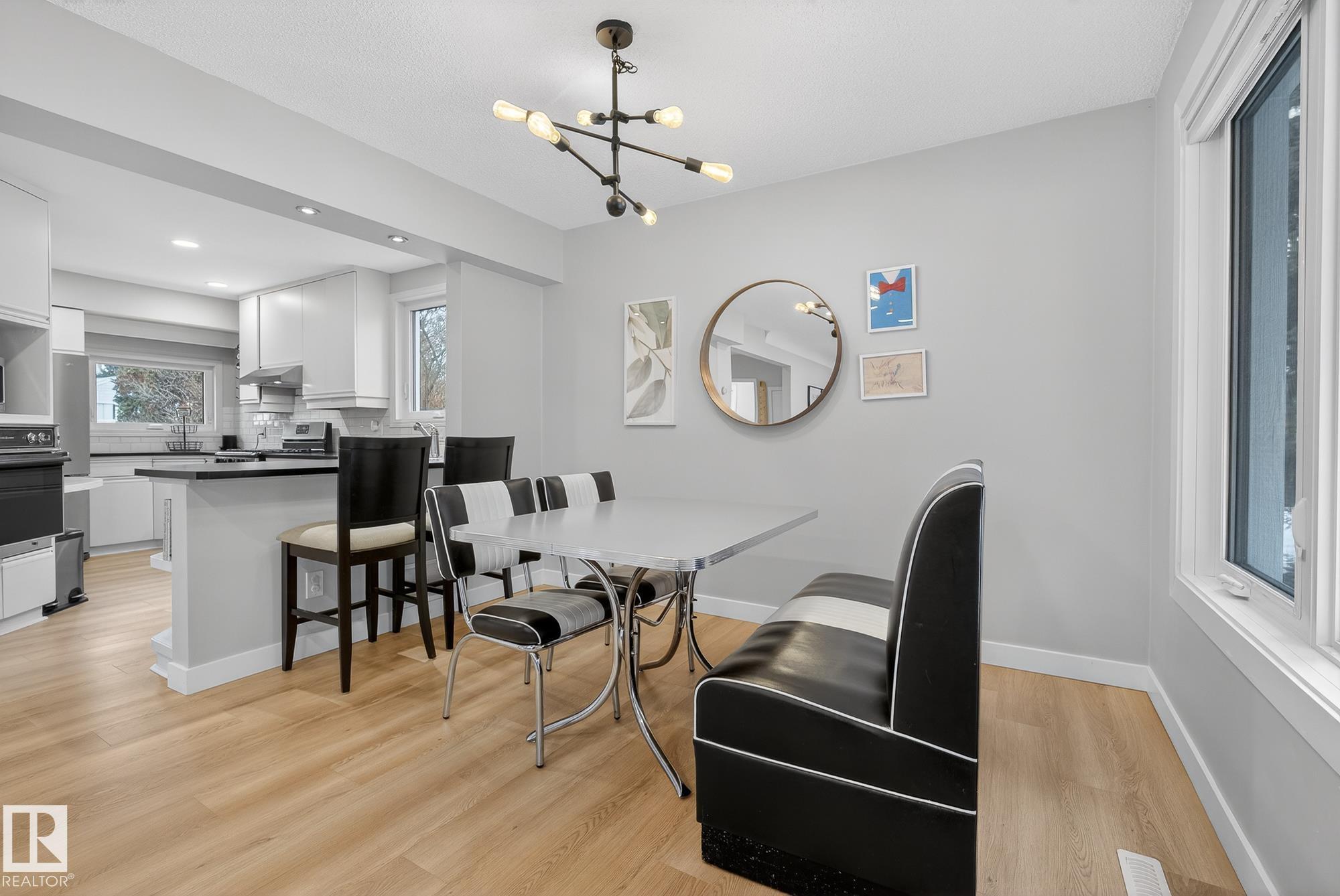 Photo 11 at 9327 86 Street NW, Strathearn, Edmonton