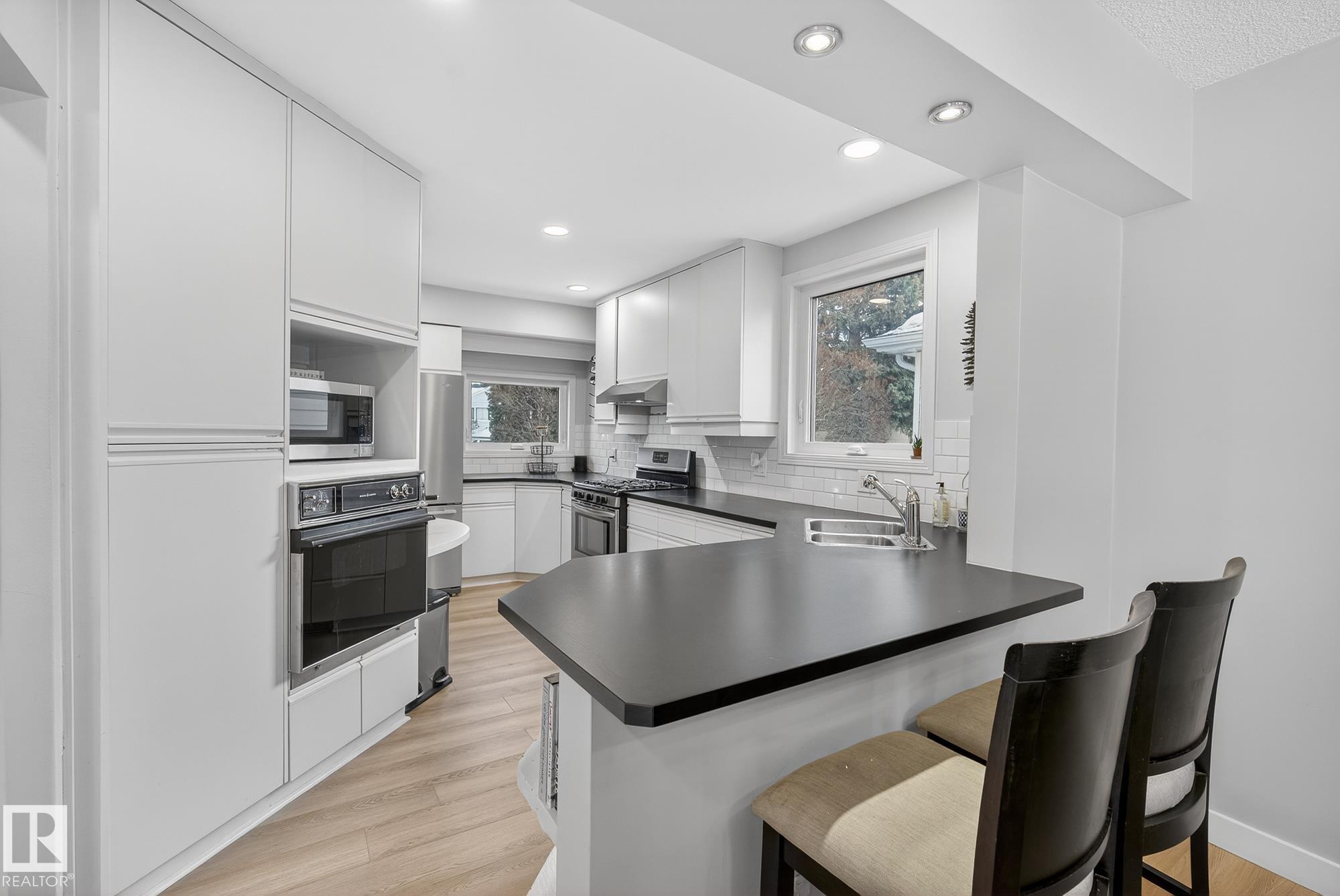 Photo 12 at 9327 86 Street NW, Strathearn, Edmonton