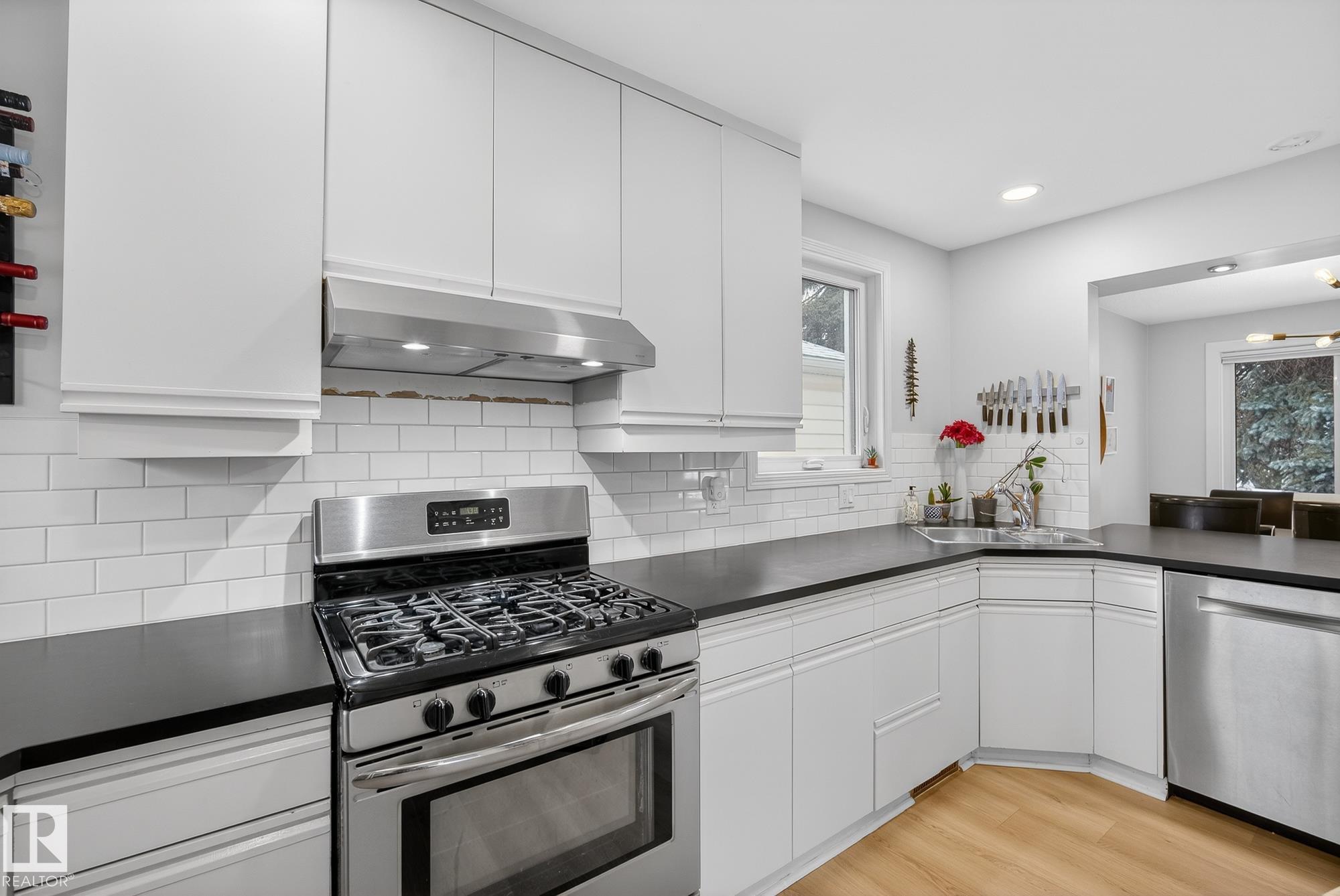 Photo 16 at 9327 86 Street NW, Strathearn, Edmonton