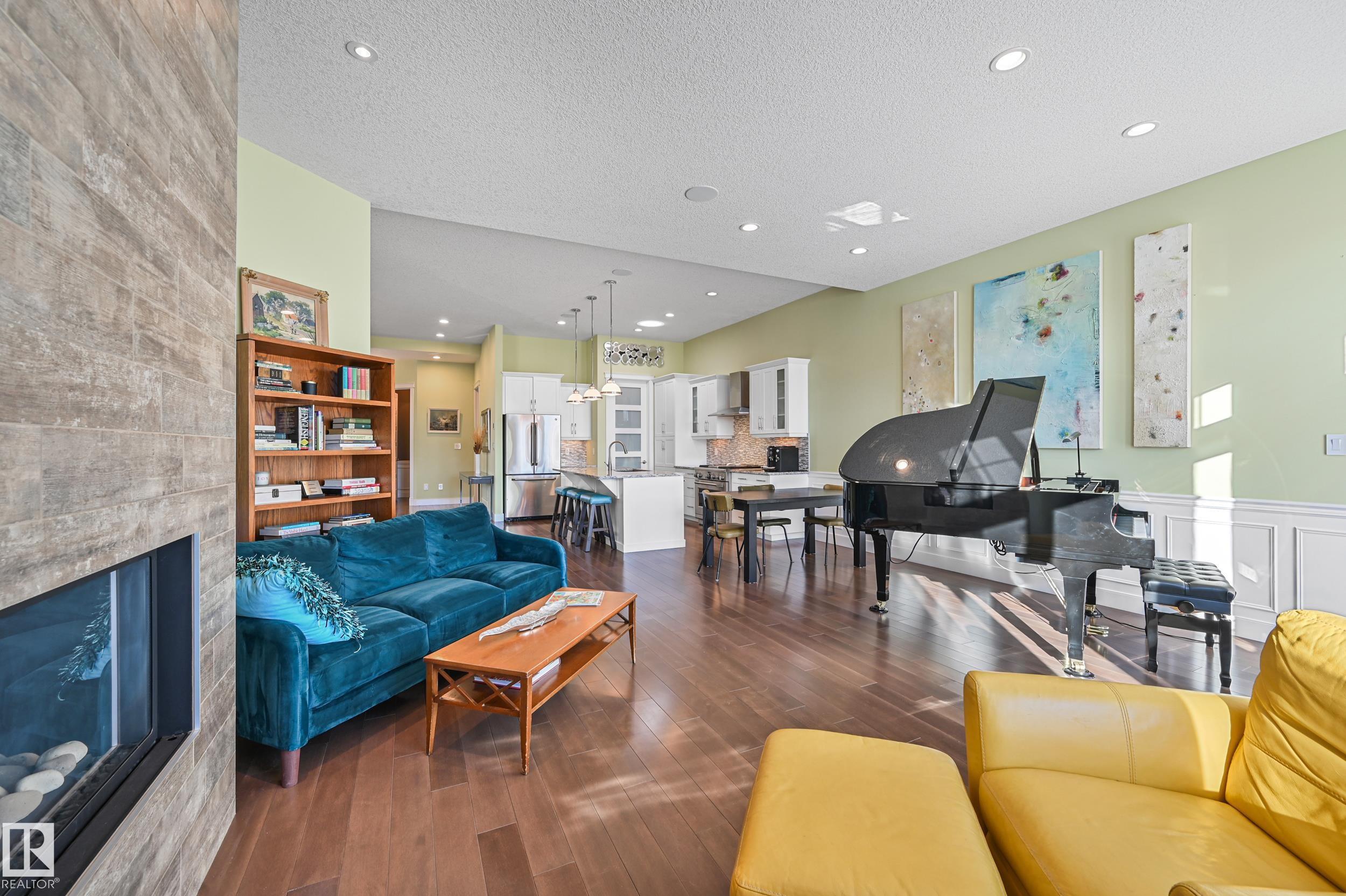 Photo 8 at 1 - 7570 May Common NW, Magrath Heights, Edmonton