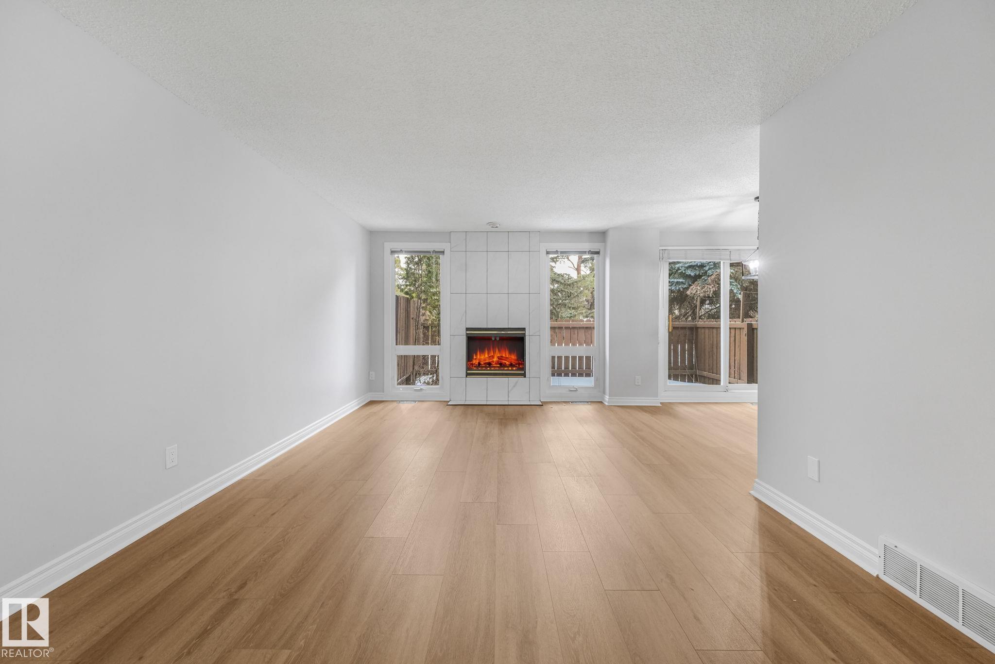 Photo 5 at 70 Hearthstone NW, Brander Gardens, Edmonton