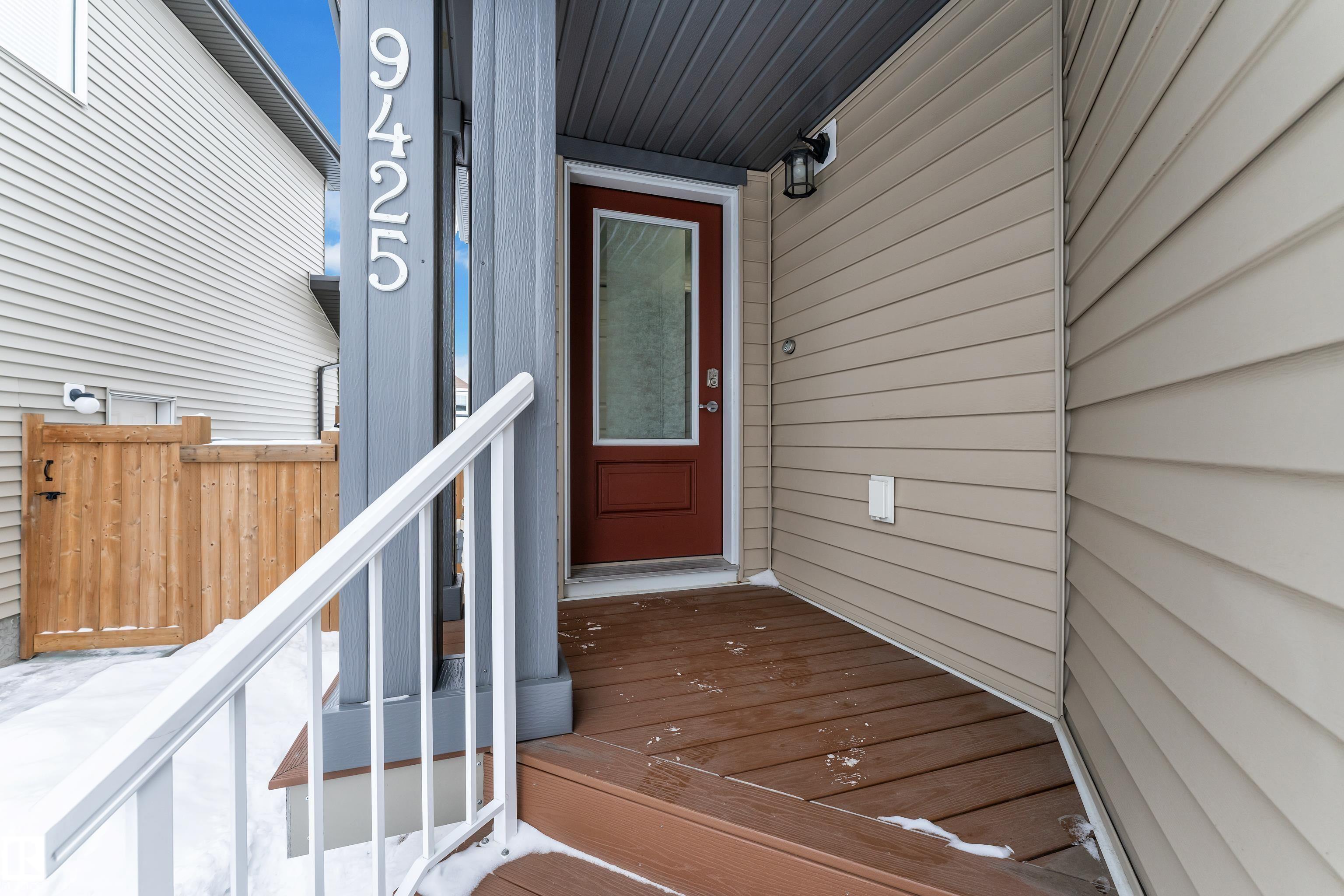 Photo 3 at 9425 206a Street NW, Webber Greens, Edmonton