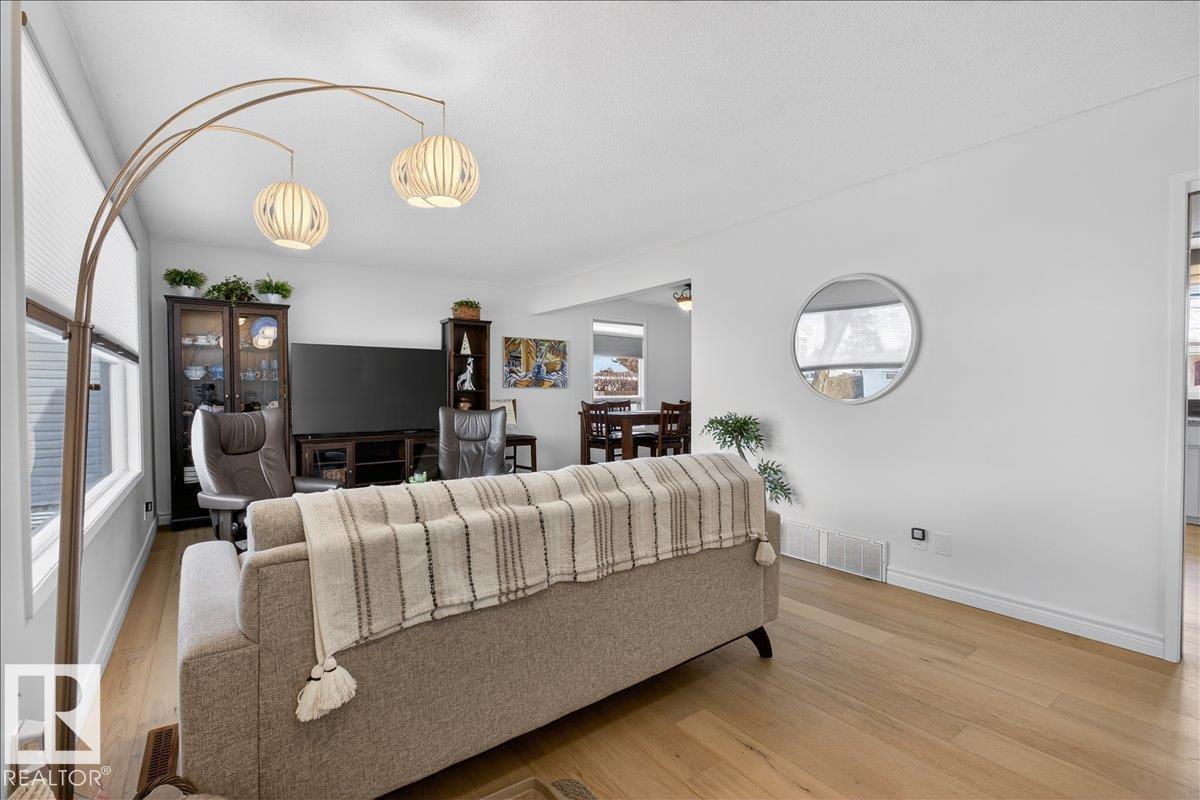 Picture for 4107 111A ST NW