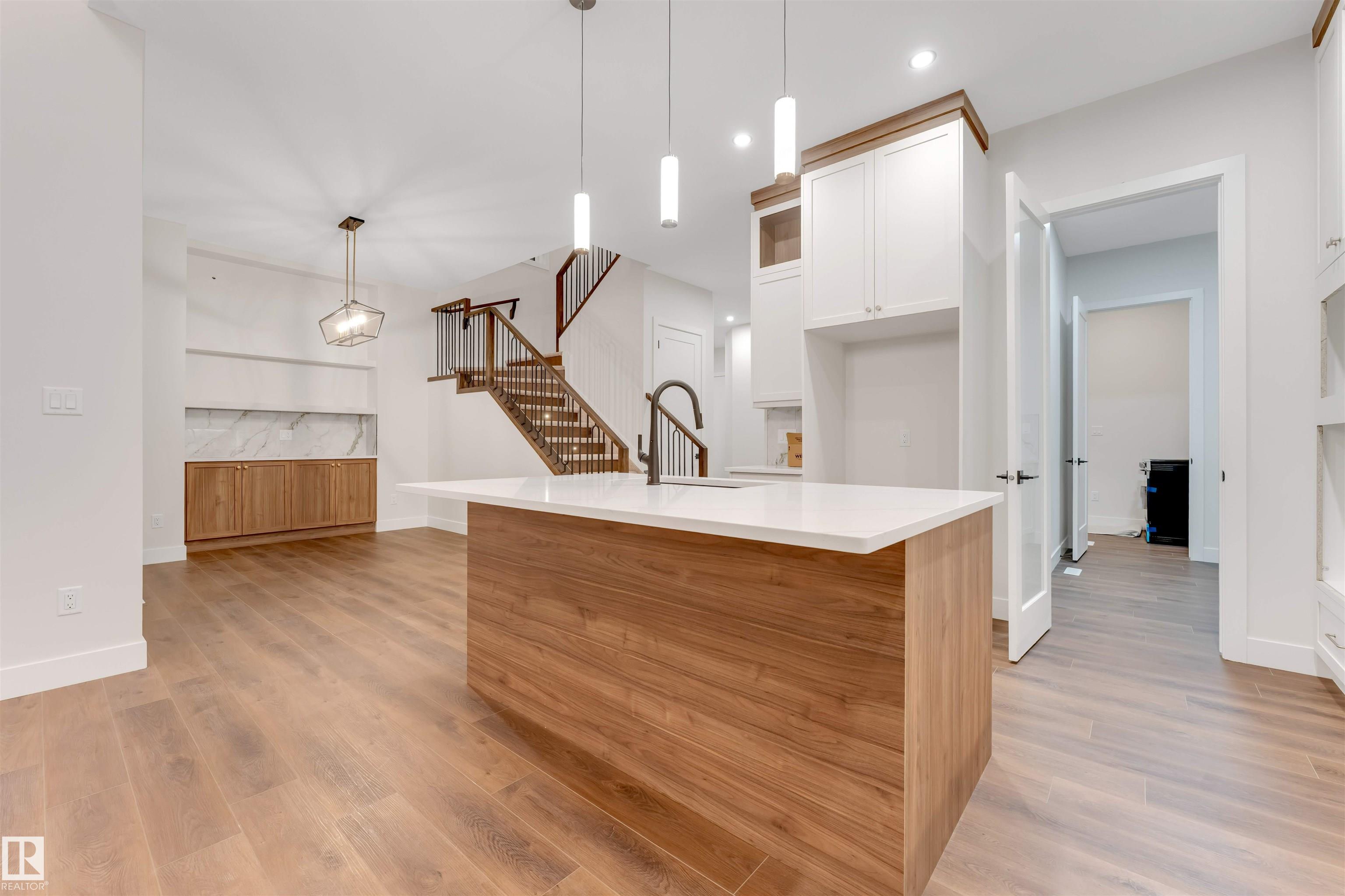 Picture for 7663 KIMIWAN CR SW