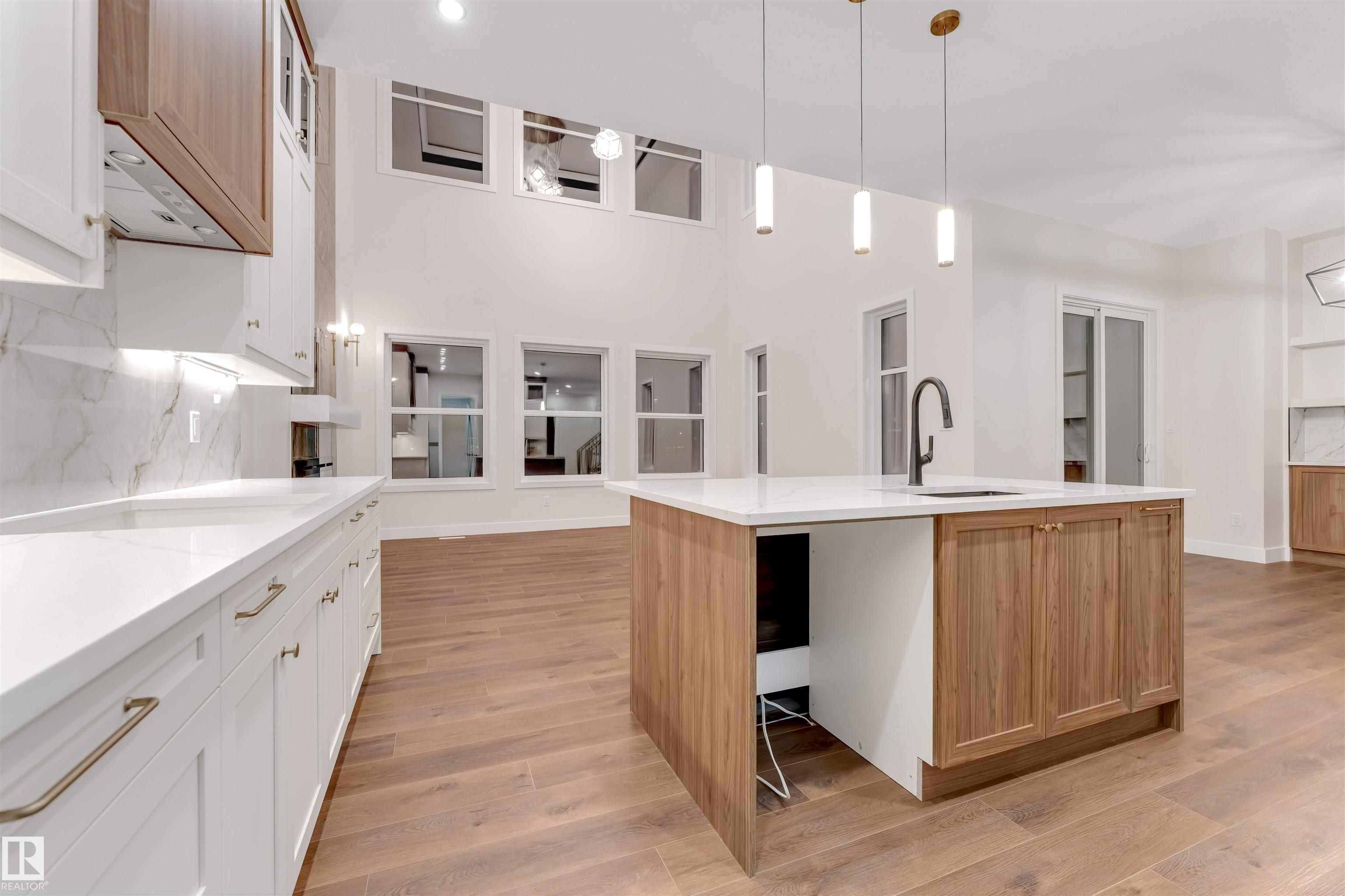 Picture for 7663 KIMIWAN CR SW