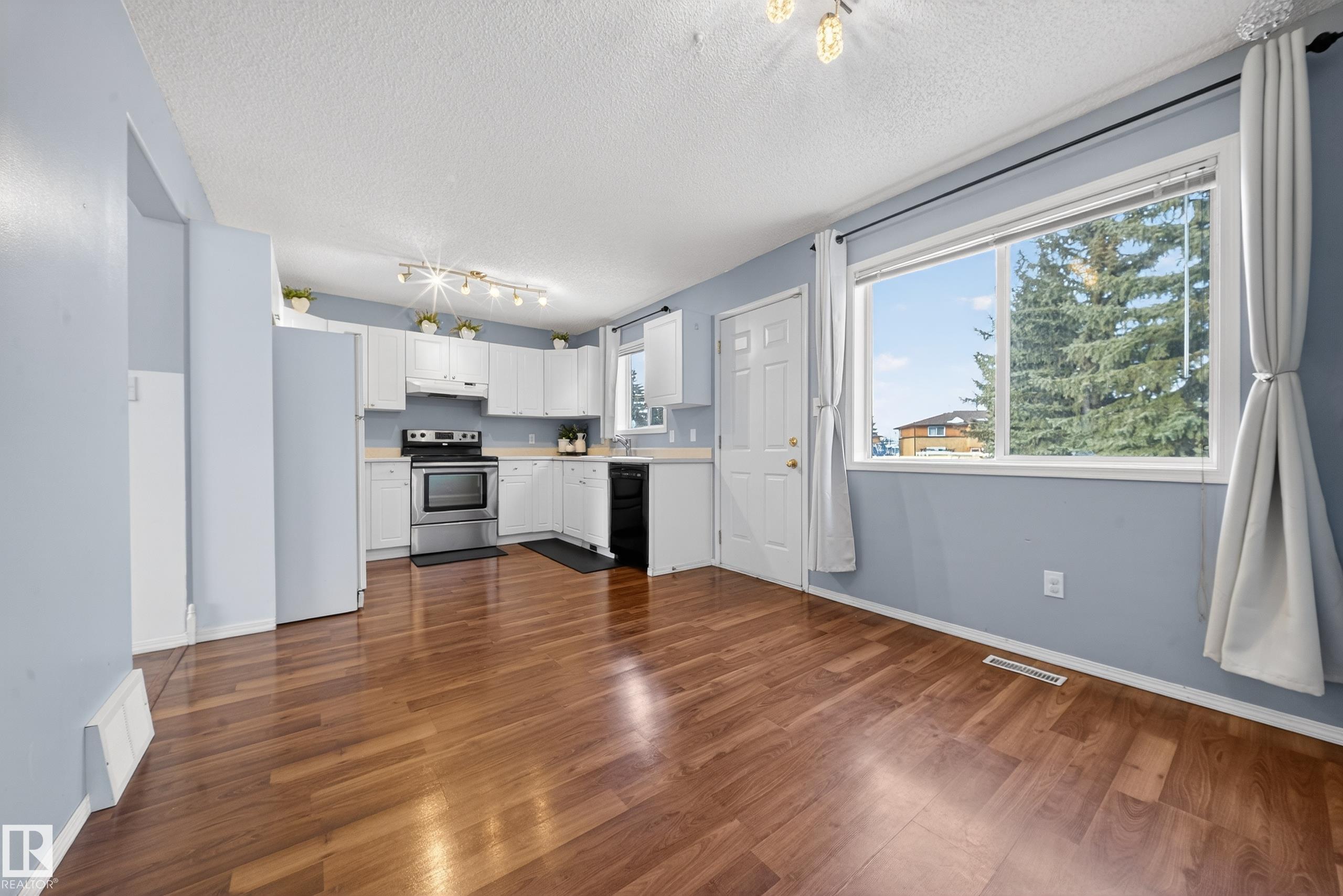 Photo 19 at 207 River point(e) NW, Kernohan, Edmonton