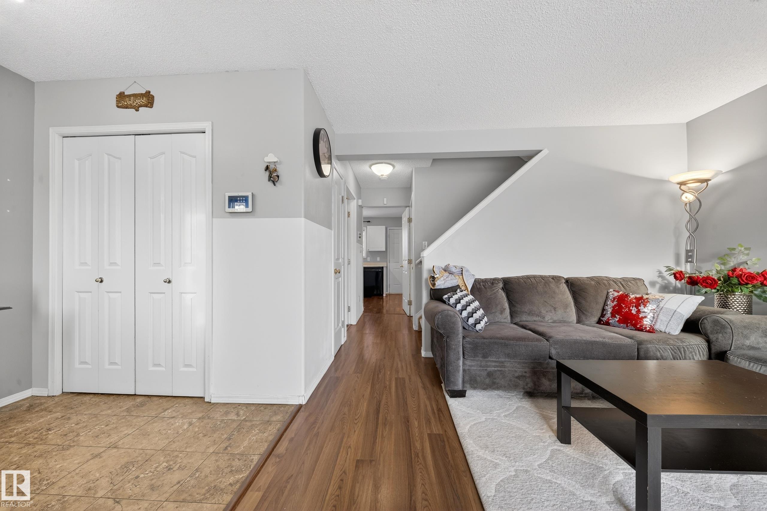 Photo 6 at 207 River point(e) NW, Kernohan, Edmonton