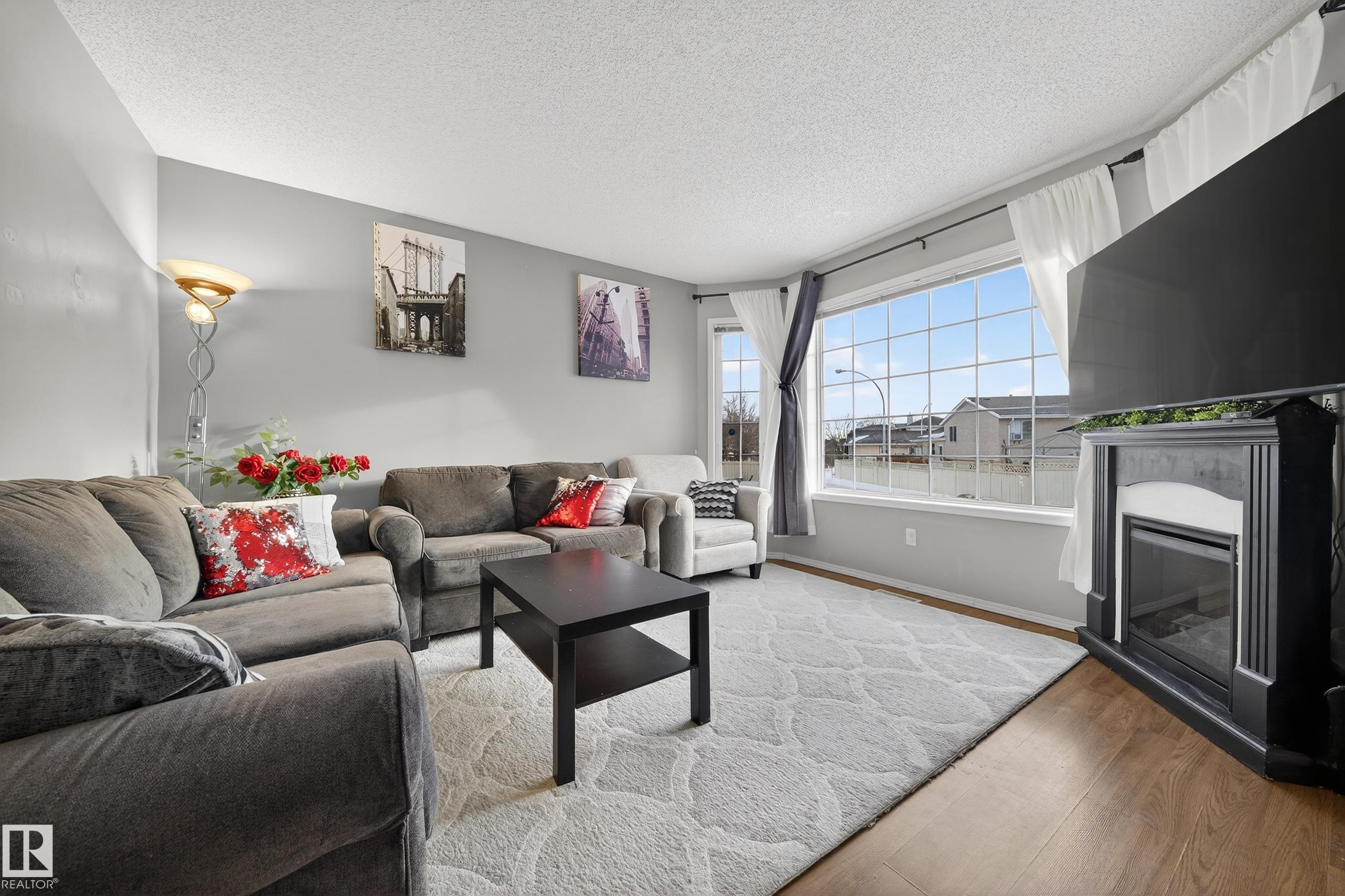 Photo 9 at 207 River point(e) NW, Kernohan, Edmonton