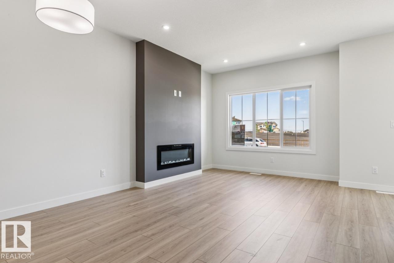 https://zimg.paragon.ice.com/ParagonImages/Property/PM/RAE/225385032/6/0/0/e13d207081bf1559494cd8cfd2adaedb/1/d5dad9b3c666697ad88e4cc031ee40c0/225385032-bc30e036-93e8-423a-8d67-aae078e5f146.JPG