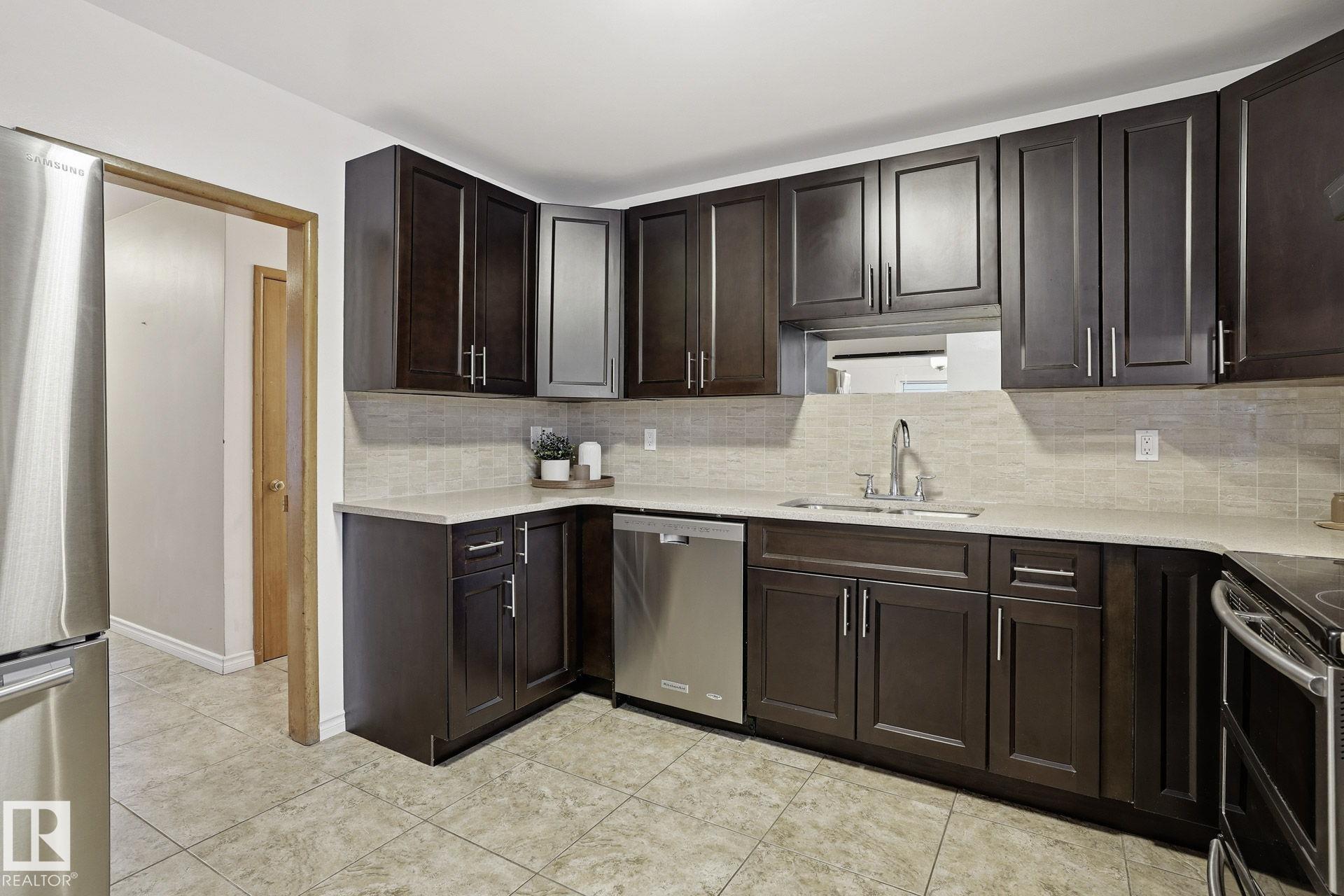 Photo 11 at 4029 114 Avenue NW, Beverly Heights, Edmonton