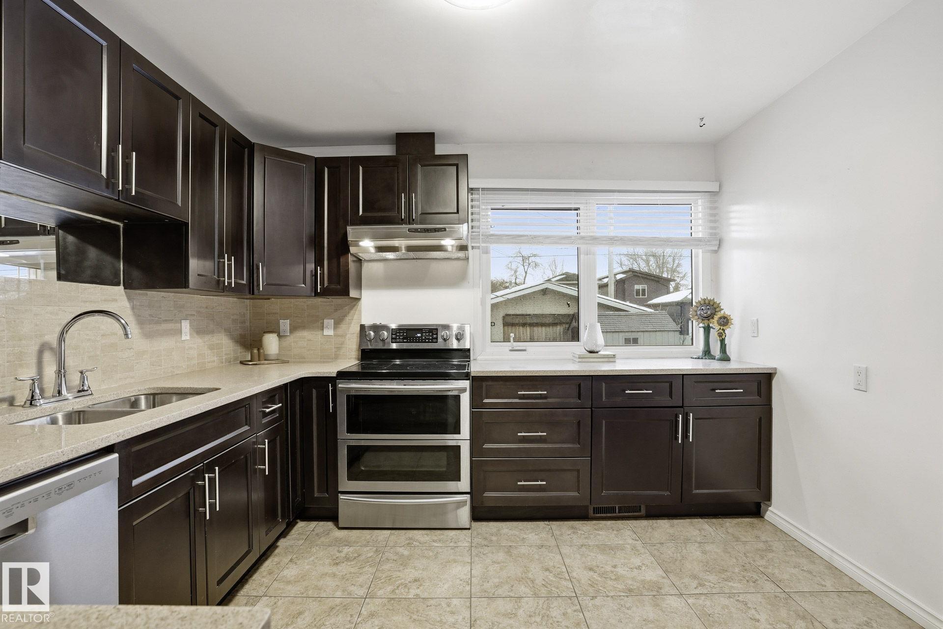 Photo 10 at 4029 114 Avenue NW, Beverly Heights, Edmonton