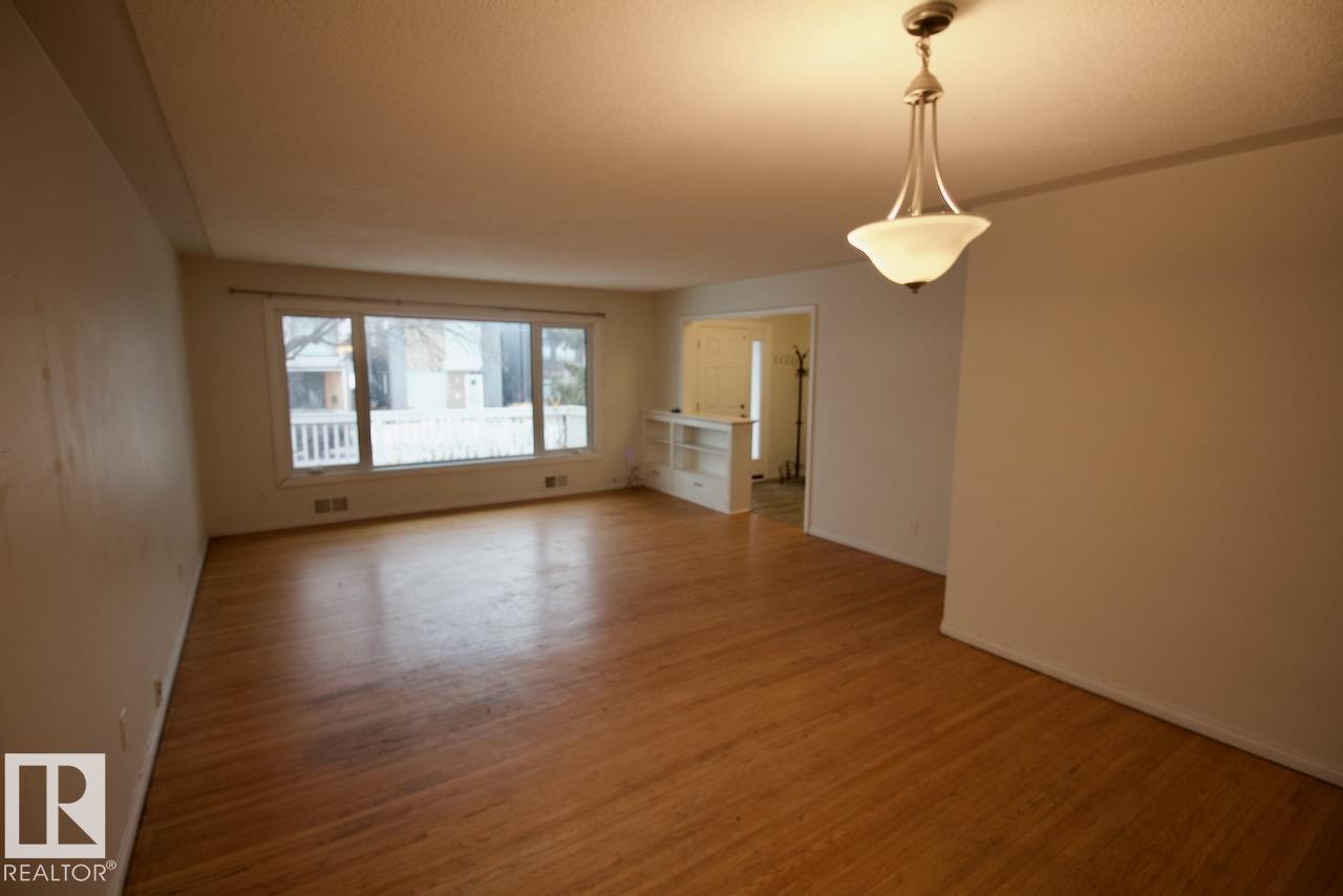 Picture for #MAIN 10524 75 ST NW