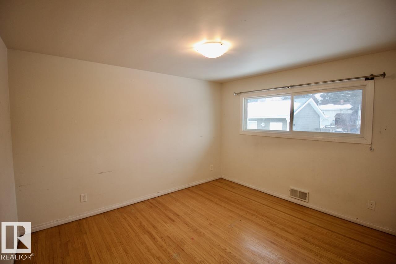 Picture for #MAIN 10524 75 ST NW