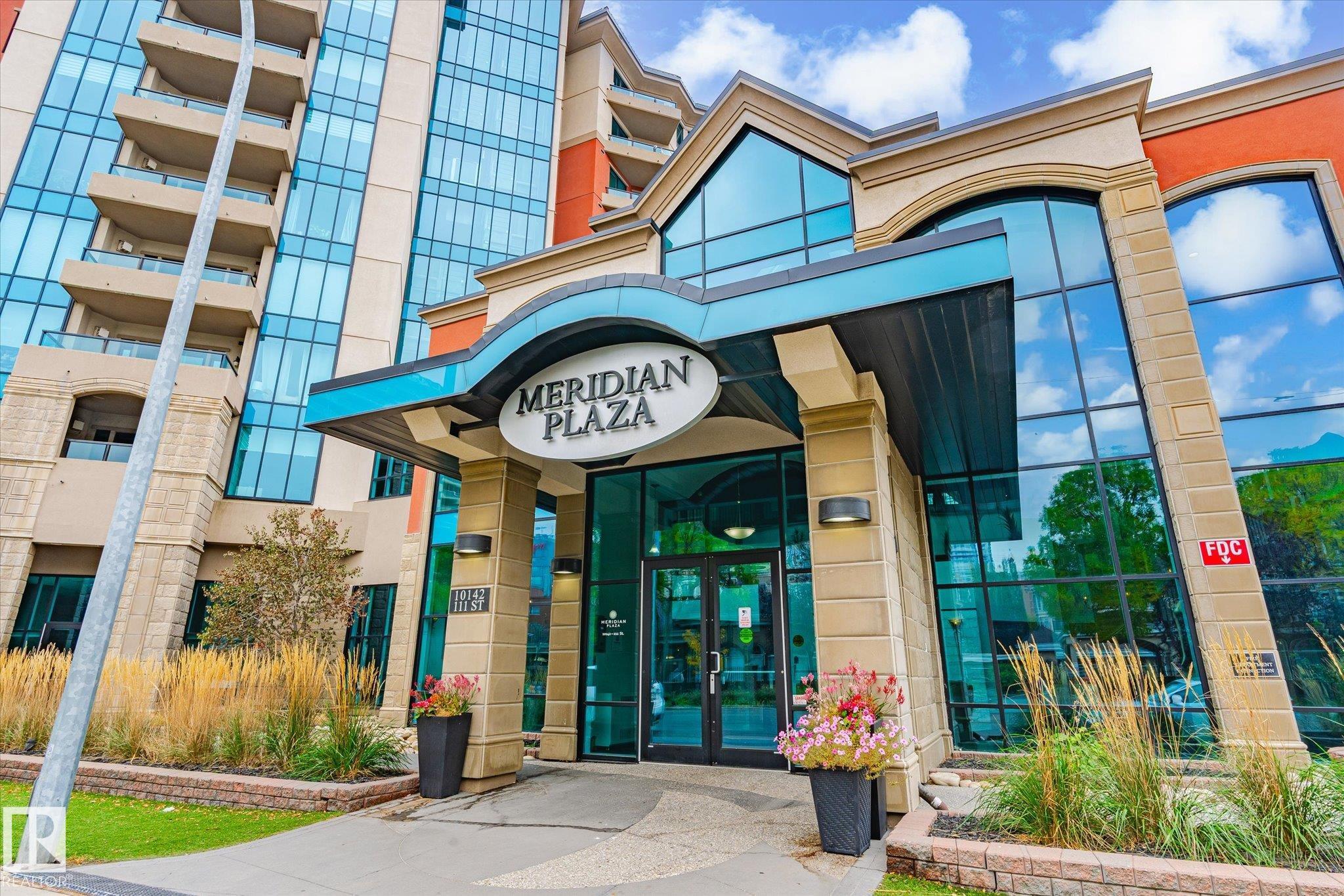 304 - 10142 111 Street NW, Wîhkwêntôwin, Edmonton