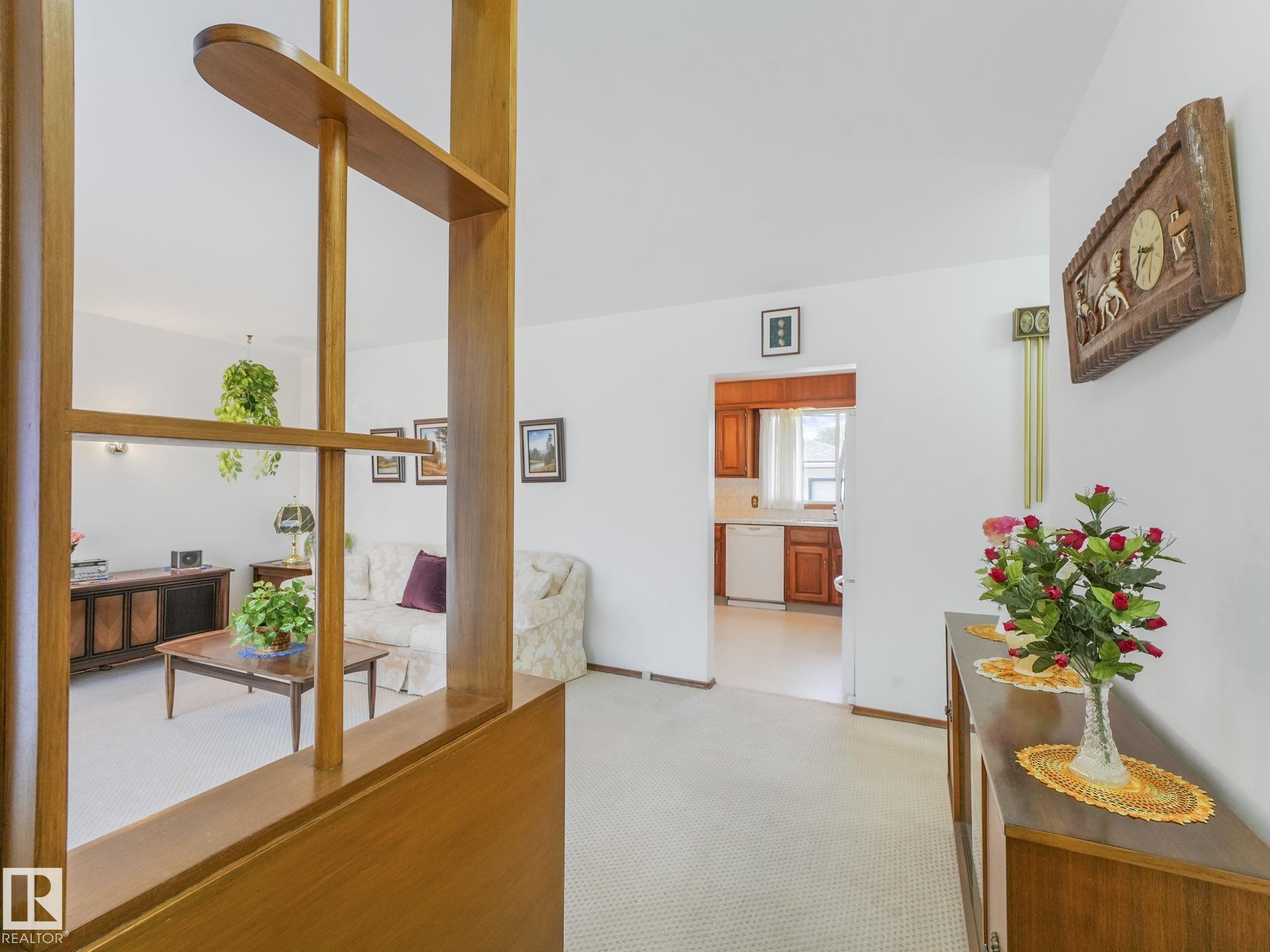 Picture for 9010 MEADOWLARK RD NW