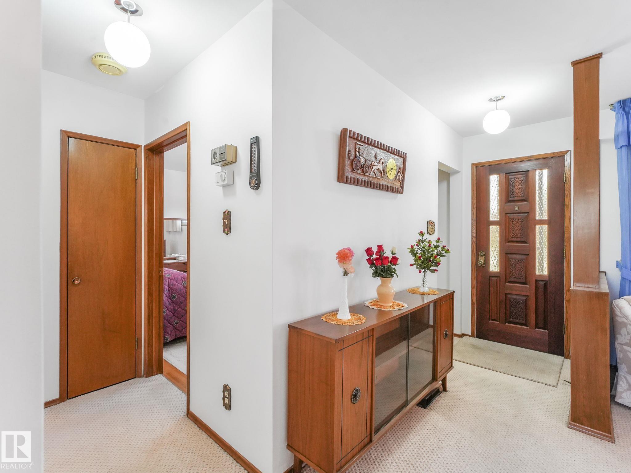 Picture for 9010 MEADOWLARK RD NW