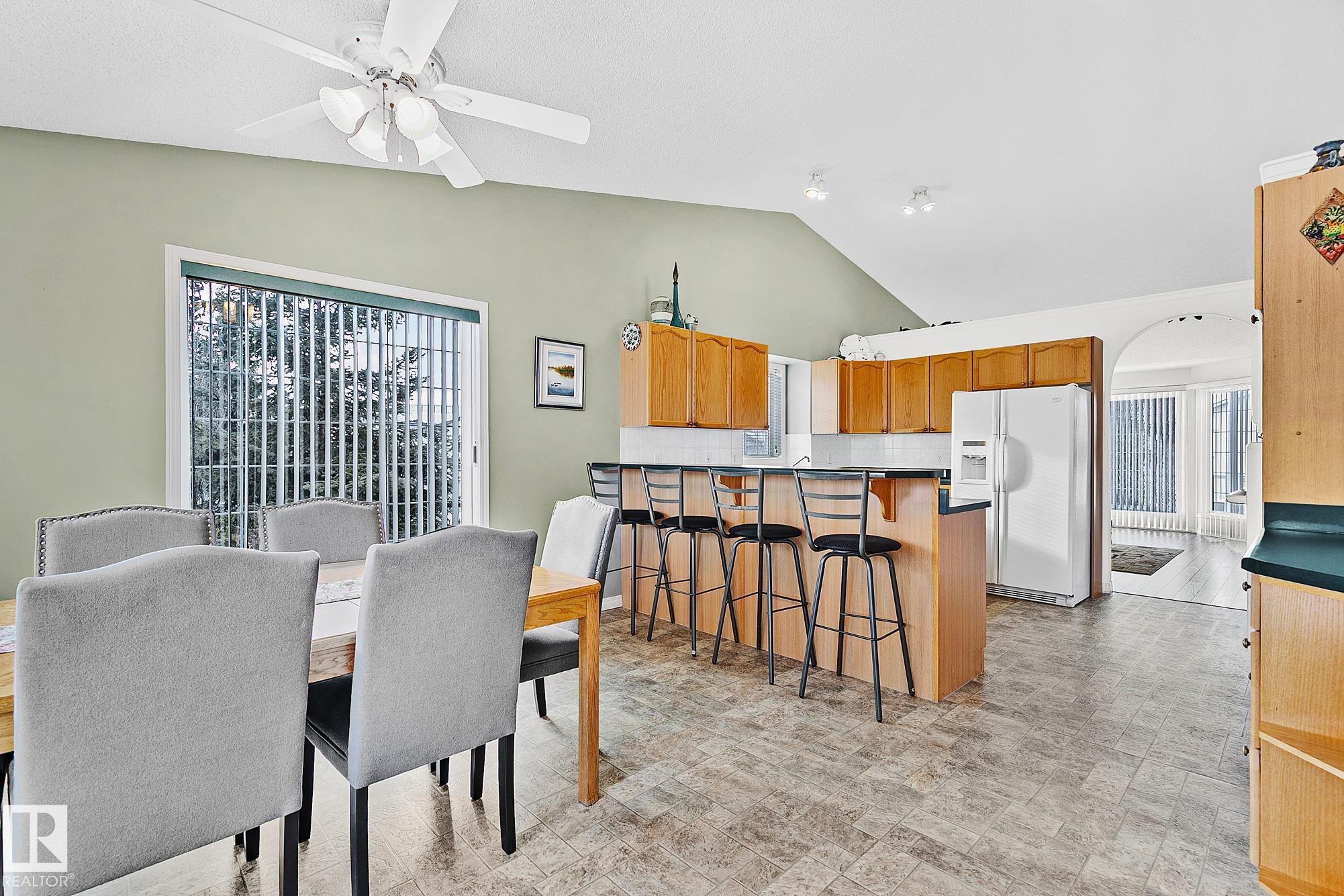 Photo 14 at 2 Creekside Way, Aspen Glen, Spruce Grove