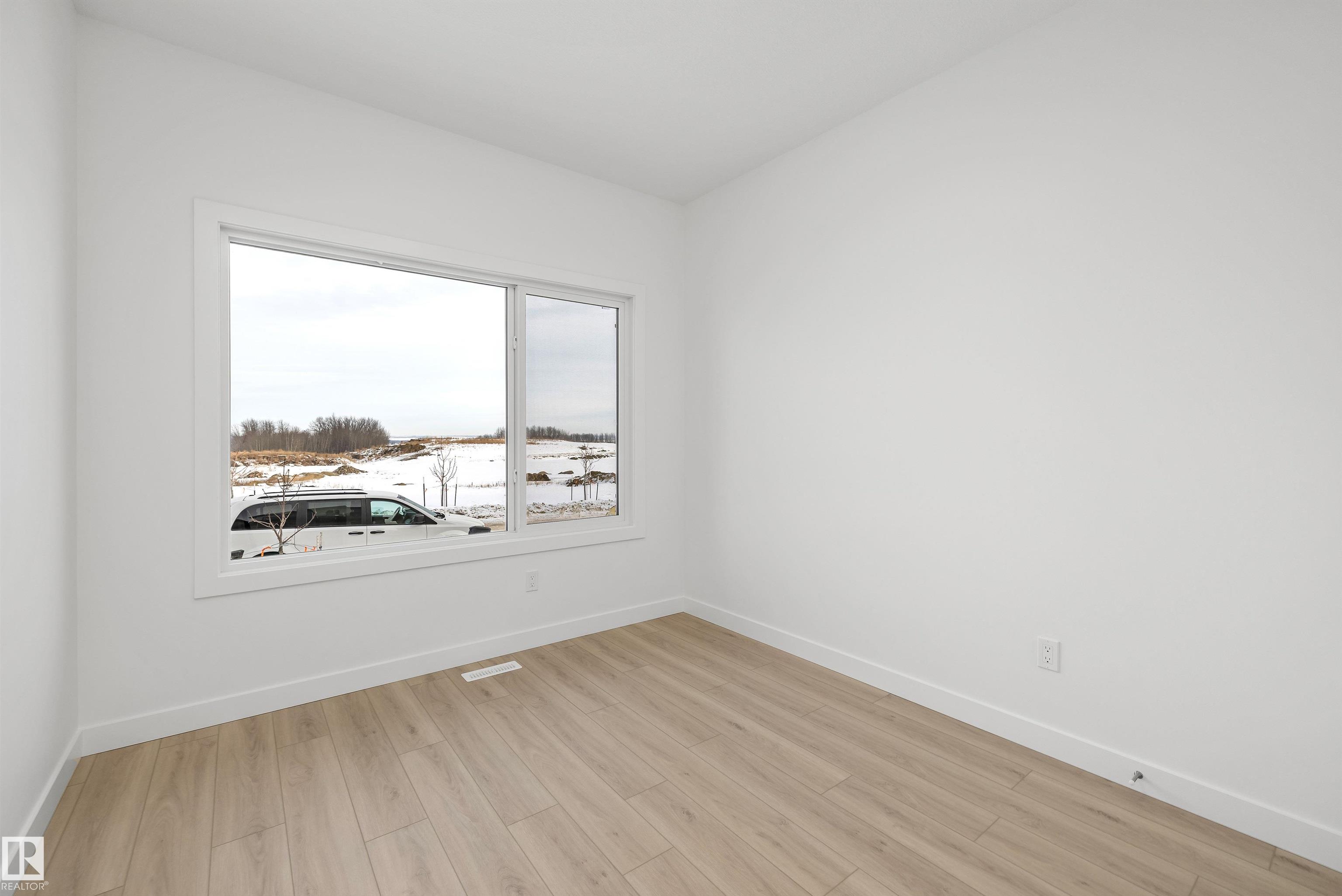 Picture for 4592 WARBLER LO NW