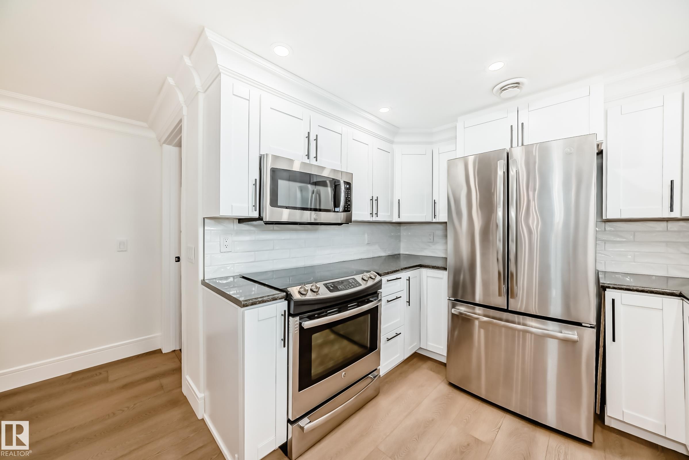 Photo 39 at 18 Morgan Crescent, Mission, St. Albert