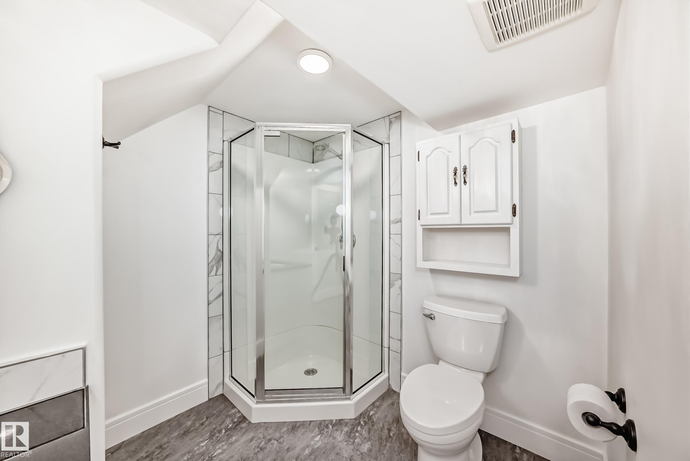 Photo 53 at 18 Morgan Crescent, Mission, St. Albert