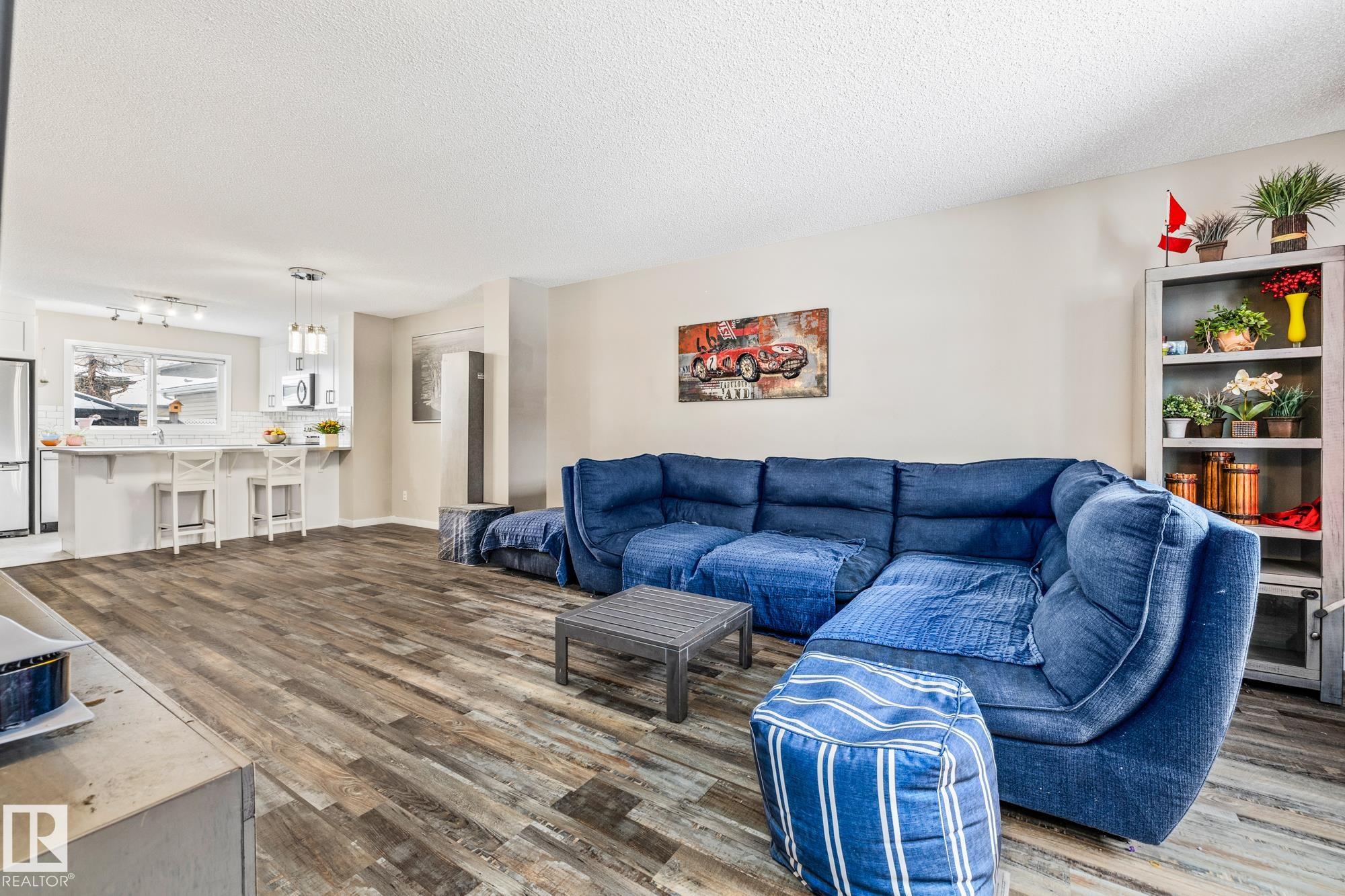 Photo 11 at 384 Charlesworth Drive SW, Charlesworth, Edmonton