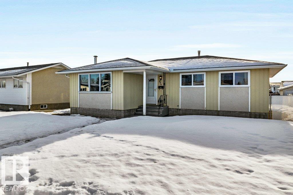 Photo 2 at 8919 152a Avenue NW, Evansdale, Edmonton