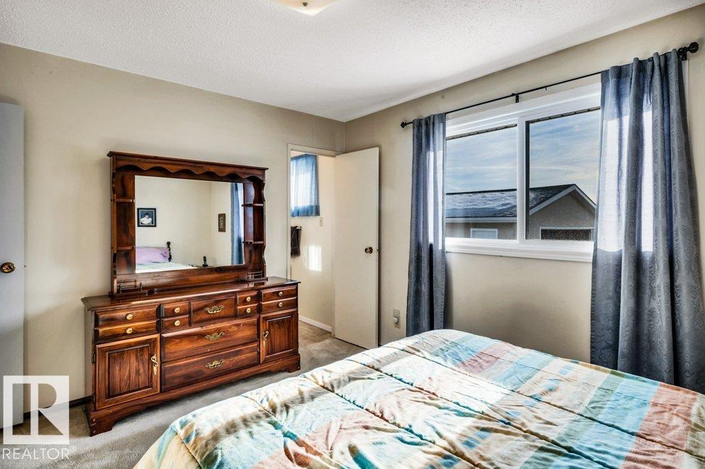 Photo 16 at 8919 152a Avenue NW, Evansdale, Edmonton