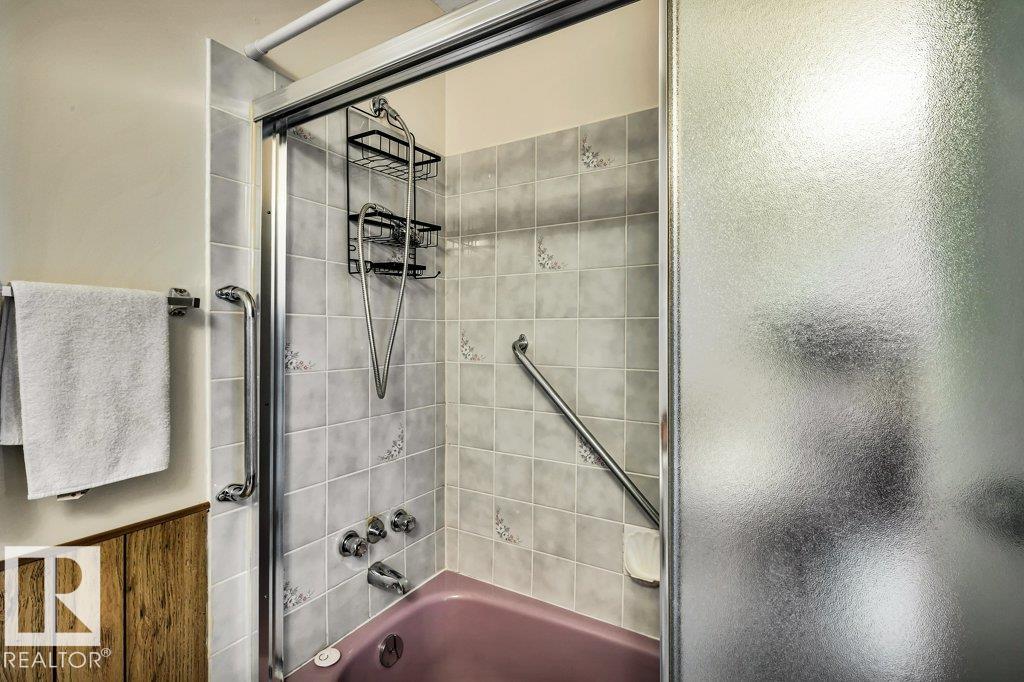 Photo 24 at 8919 152a Avenue NW, Evansdale, Edmonton