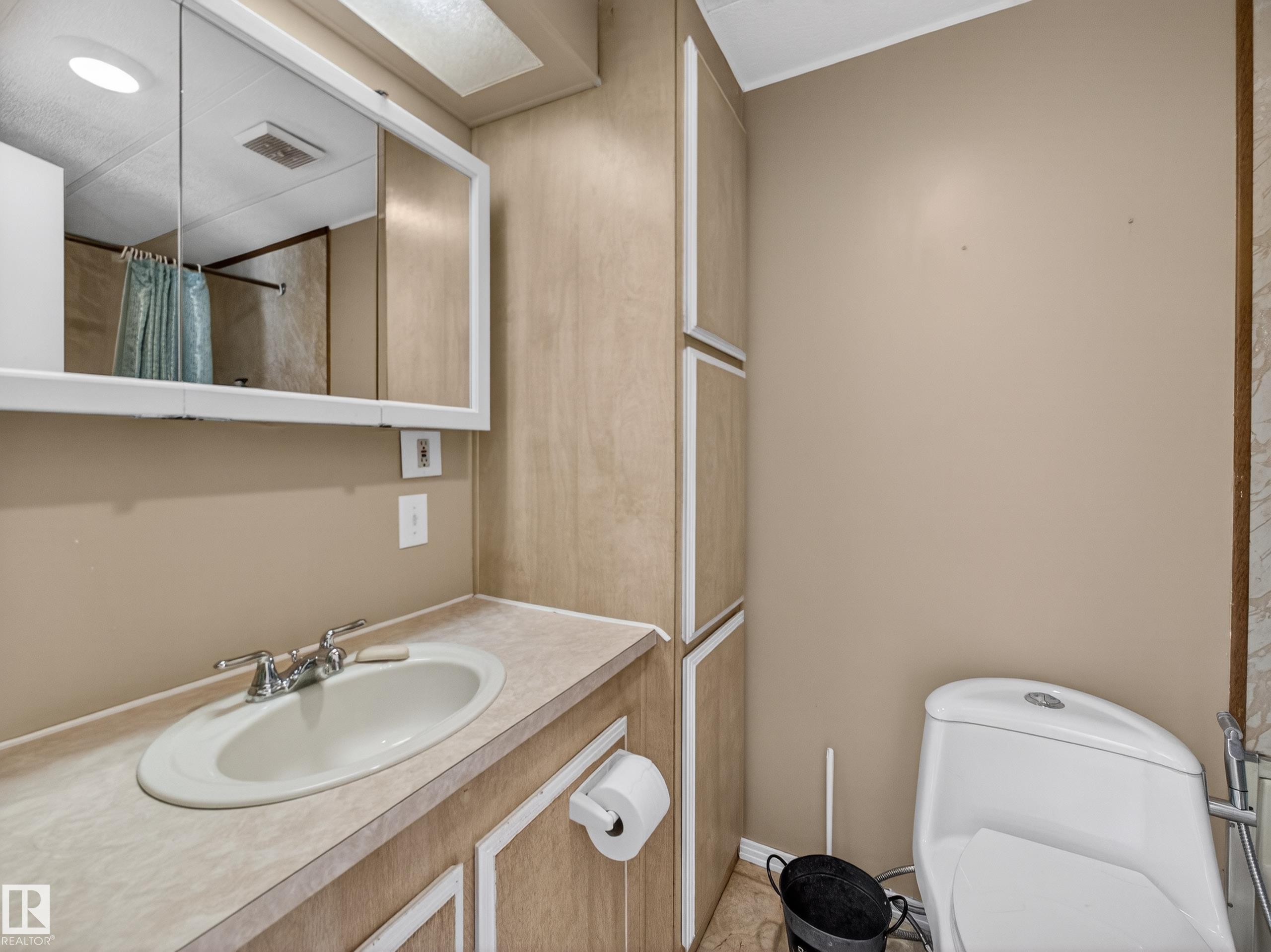 Photo 17 at 1 - 57018 Rge Road 233, Dream Nook, Rural Sturgeon County