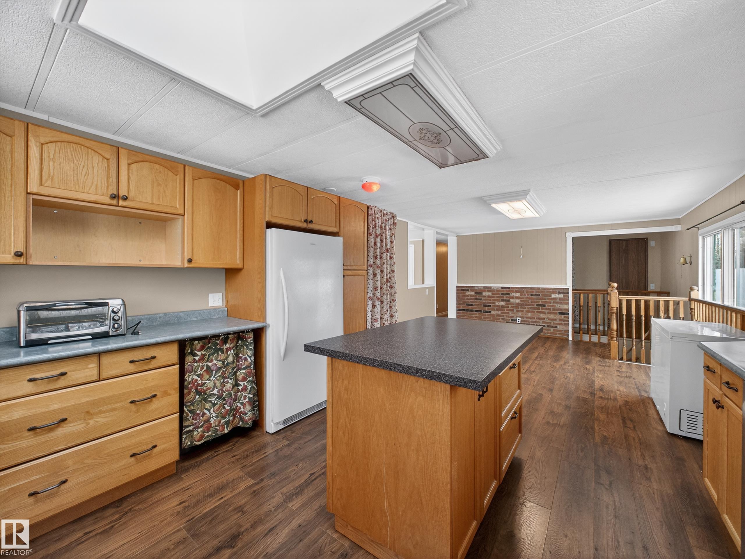 Photo 8 at 1 - 57018 Rge Road 233, Dream Nook, Rural Sturgeon County