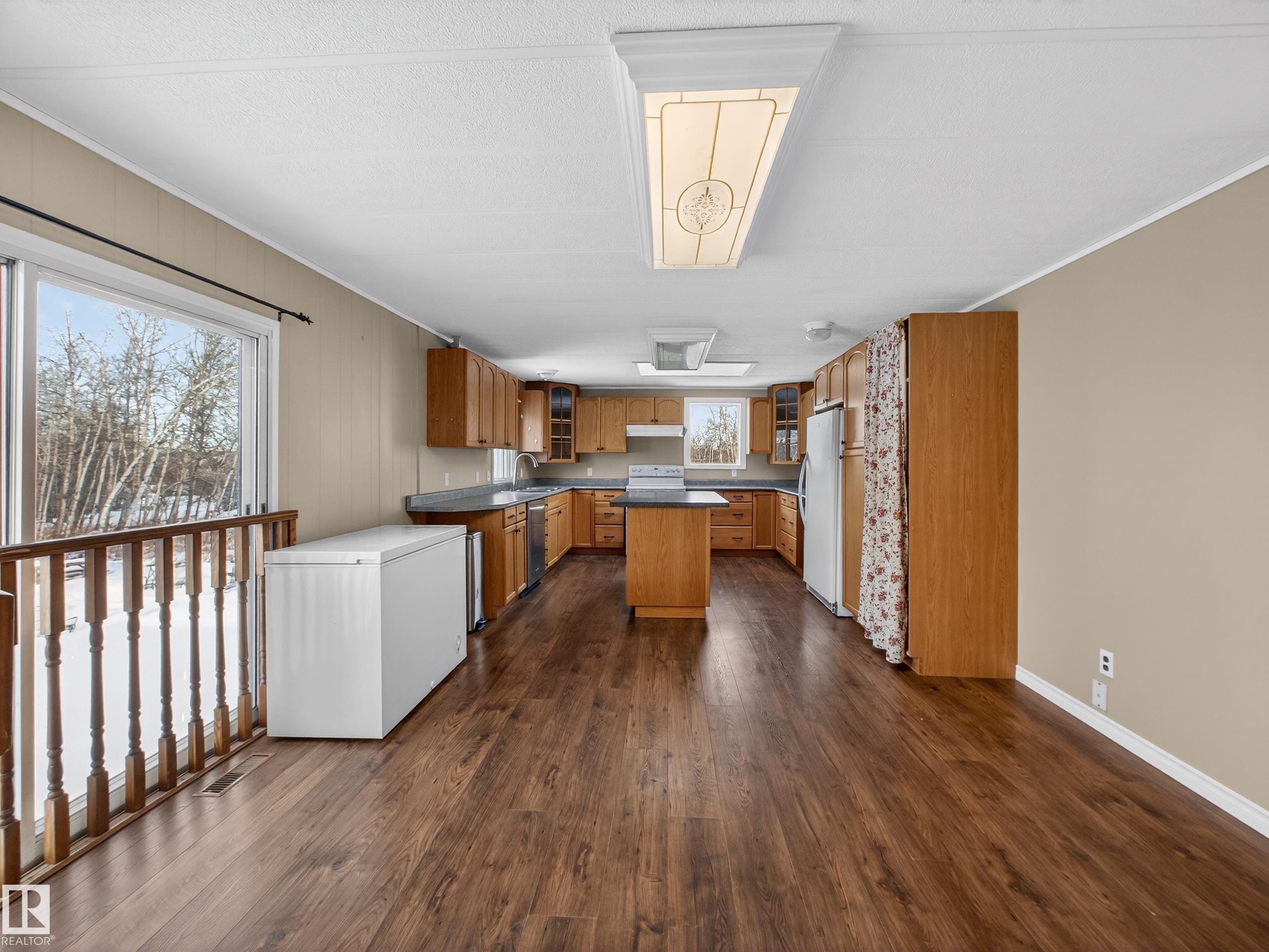 Photo 10 at 1 - 57018 Rge Road 233, Dream Nook, Rural Sturgeon County