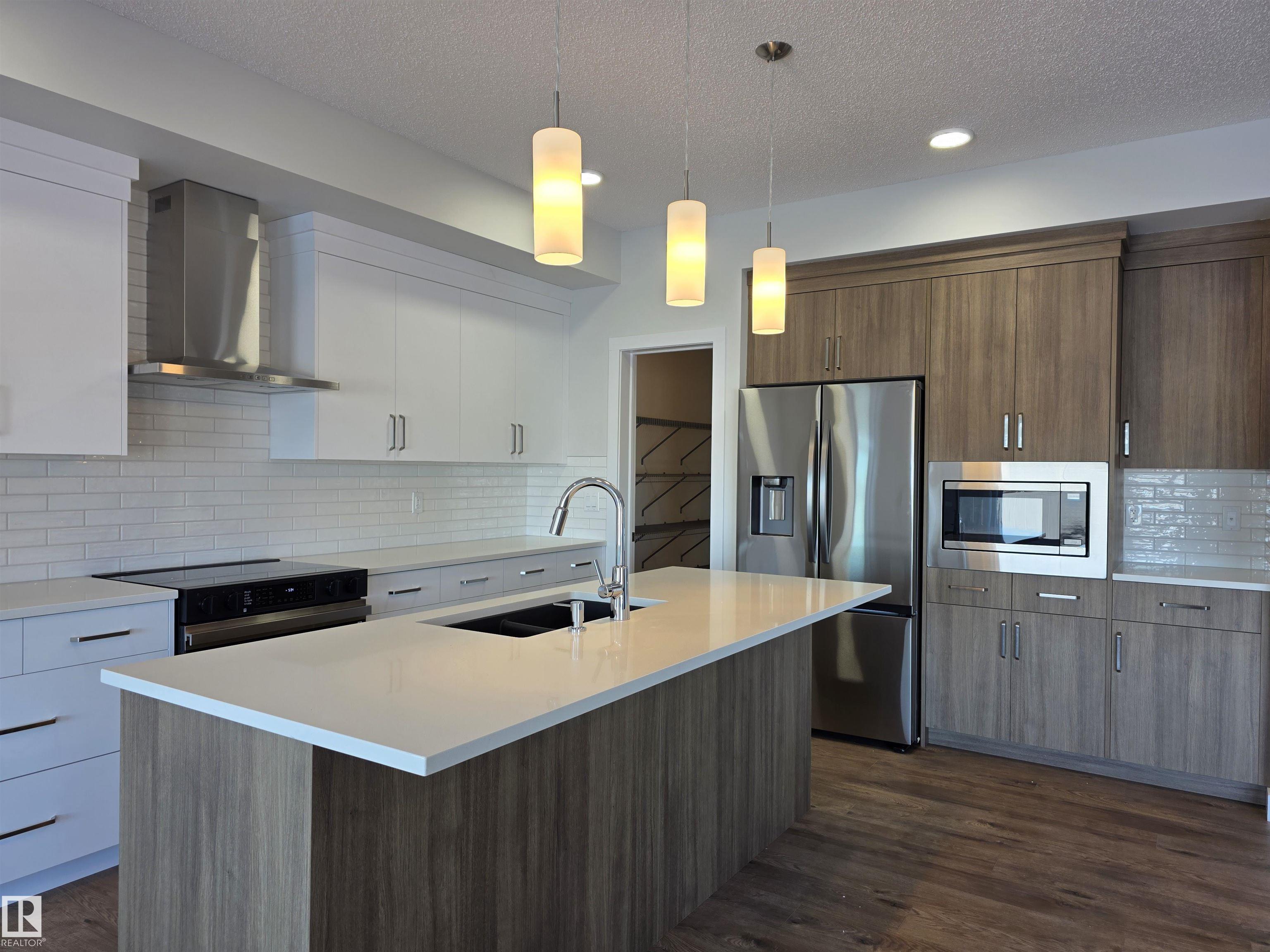 Picture for 19011 20 AV NW