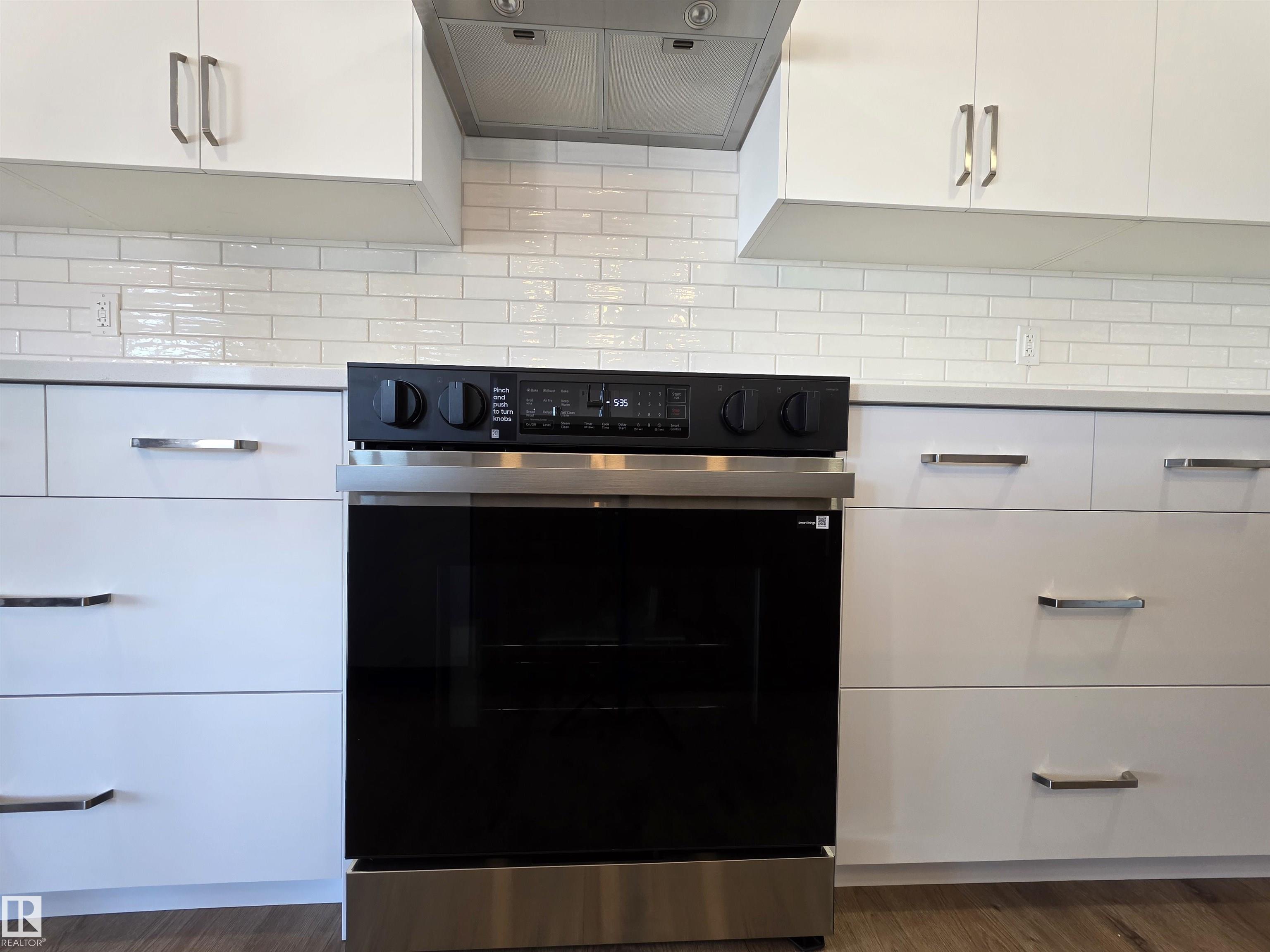 Picture for 19011 20 AV NW