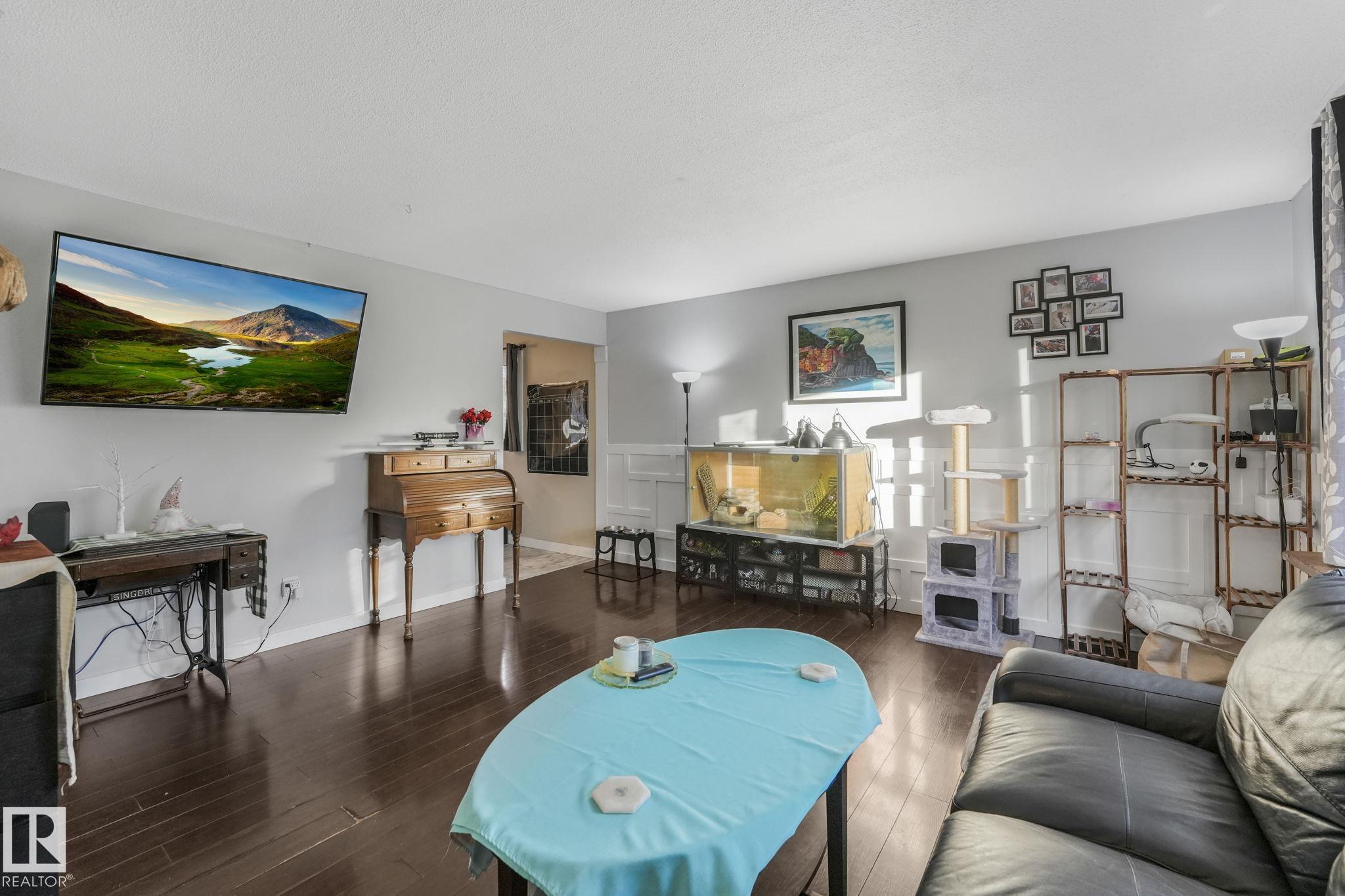 Picture for 5924 152A AV NW