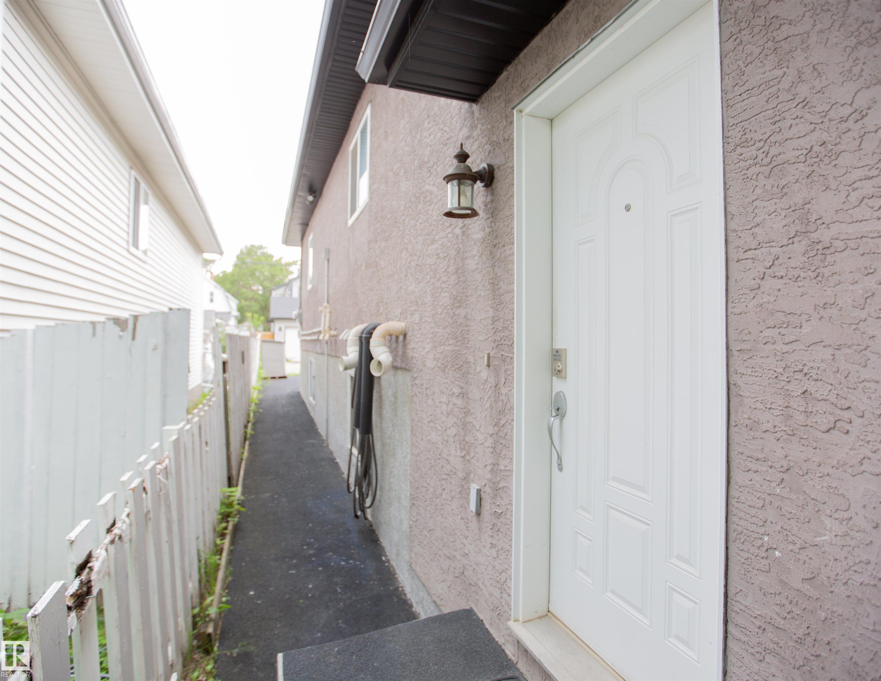 Photo 13 at 12026 91 Street NW, Alberta Avenue, Edmonton