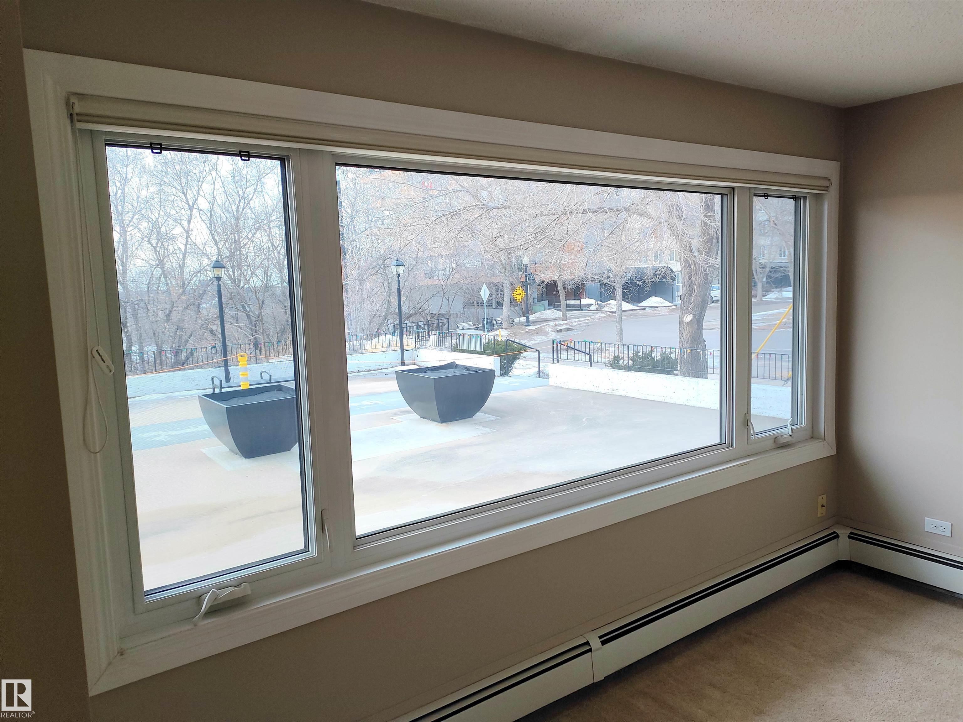 Photo 9 at 101 - 9737 112 Street NW, Wîhkwêntôwin, Edmonton