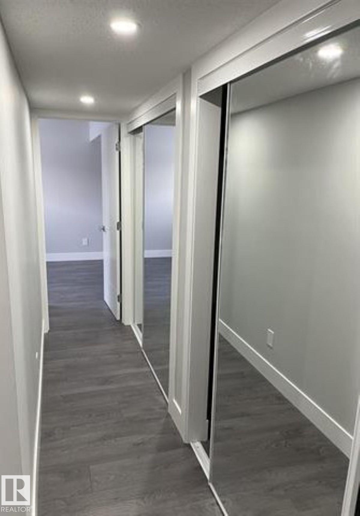 Photo 8 at 554 Willow crest NW, Lymburn, Edmonton