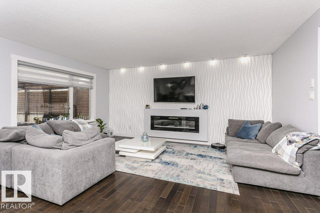 Photo 3 at 16109 137a Street NW, Carlton, Edmonton