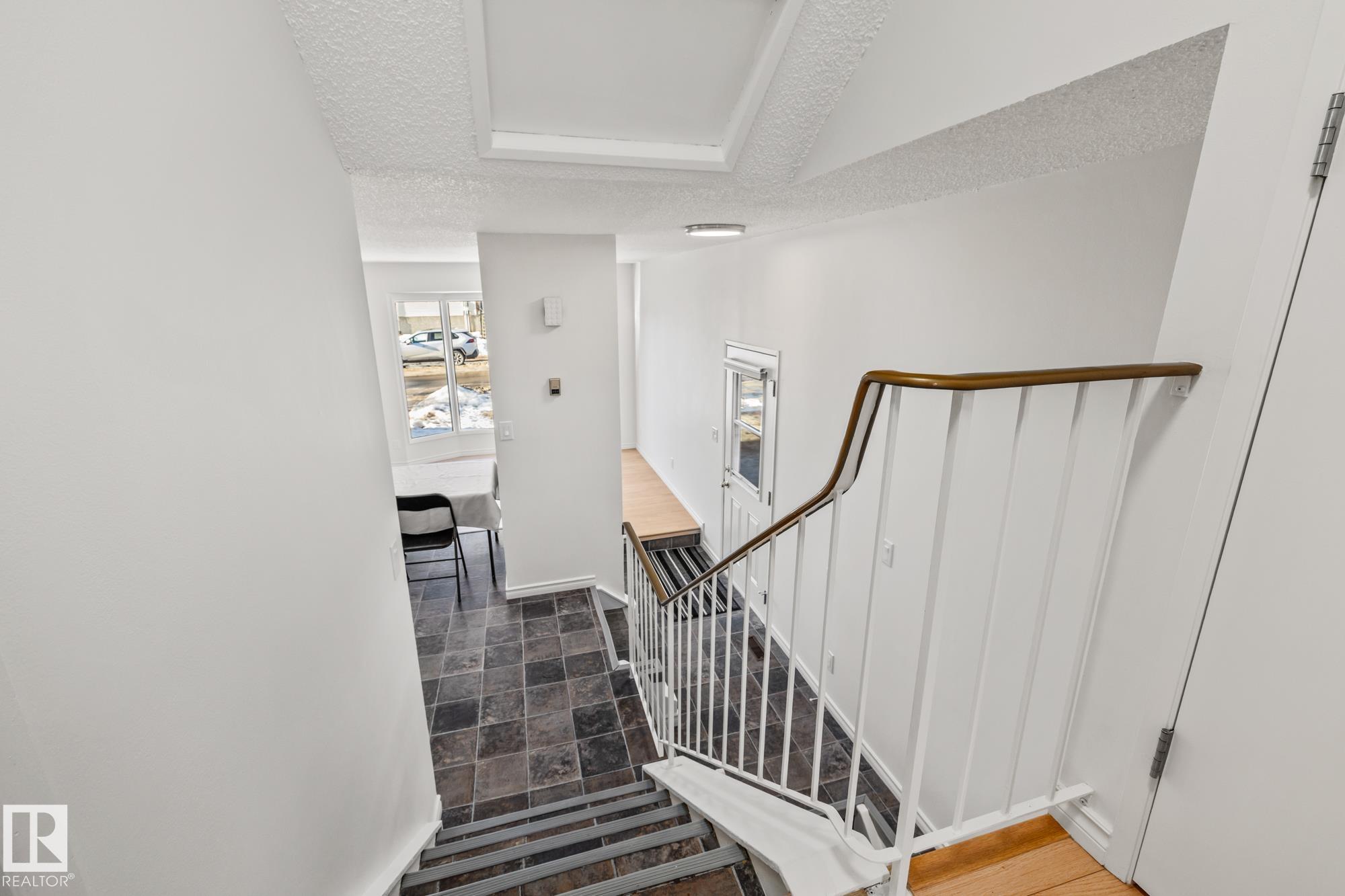 Photo 11 at 3543 46 Street NW, Minchau, Edmonton