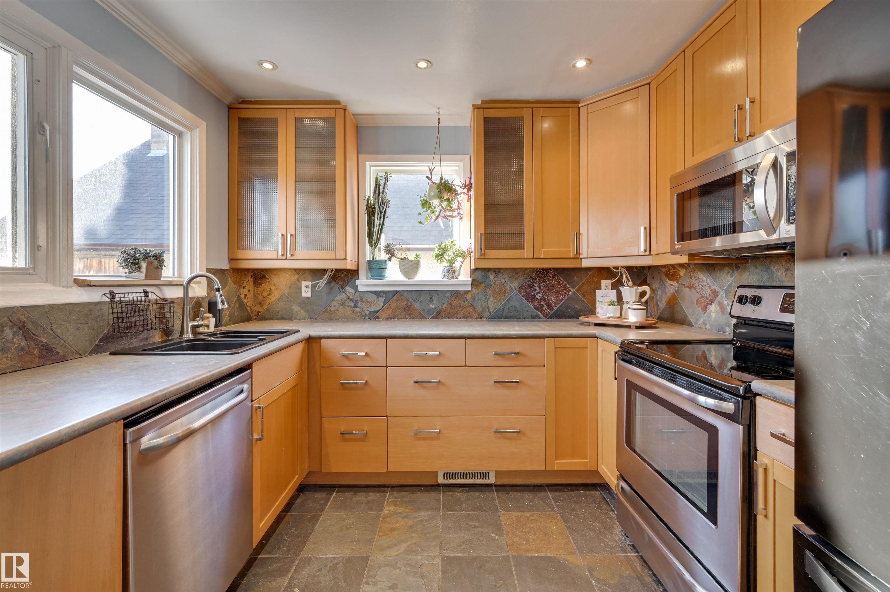 Photo 2 at 10911 66 Avenue NW, Parkallen, Edmonton