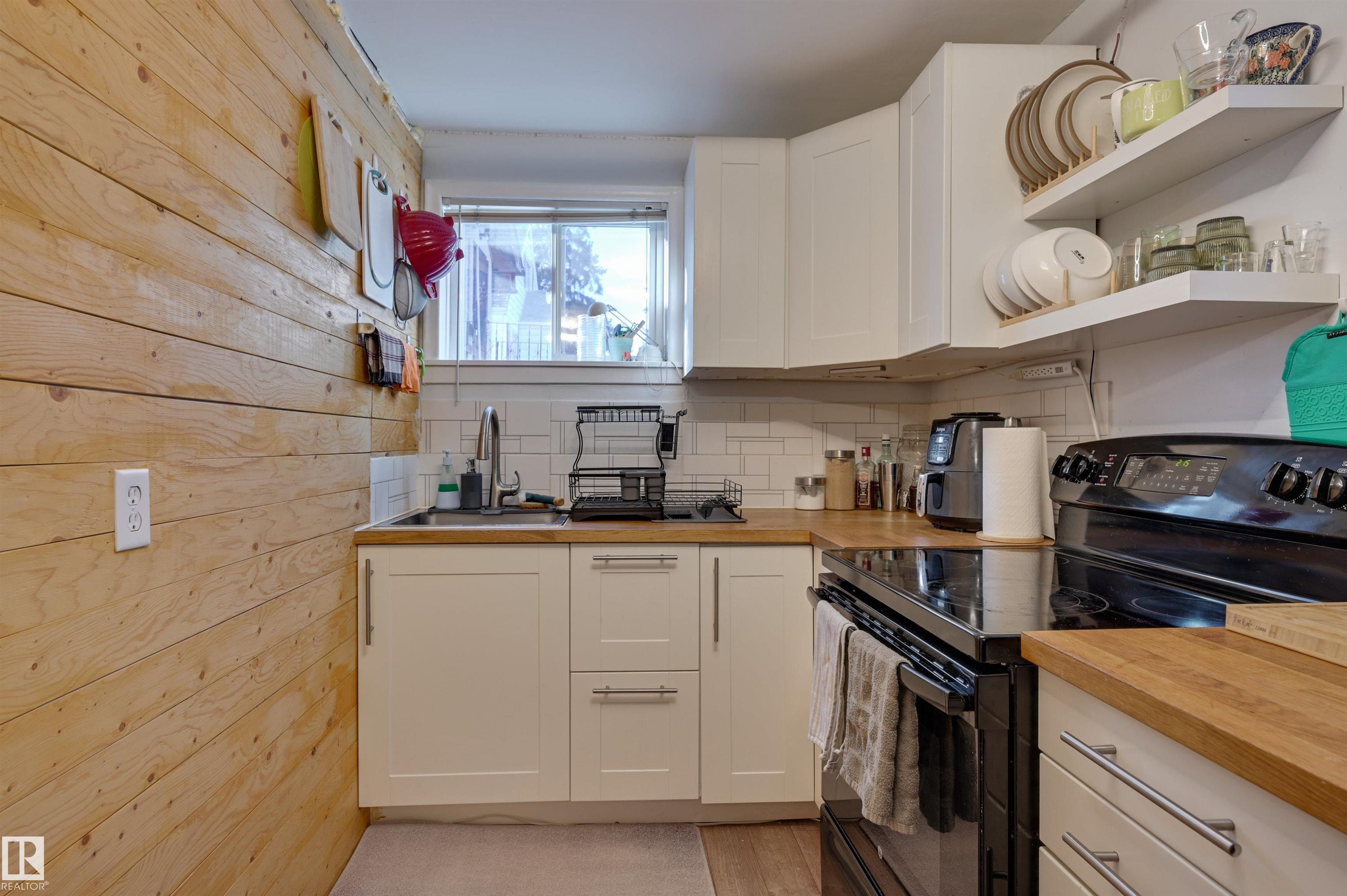 Photo 26 at 10911 66 Avenue NW, Parkallen, Edmonton