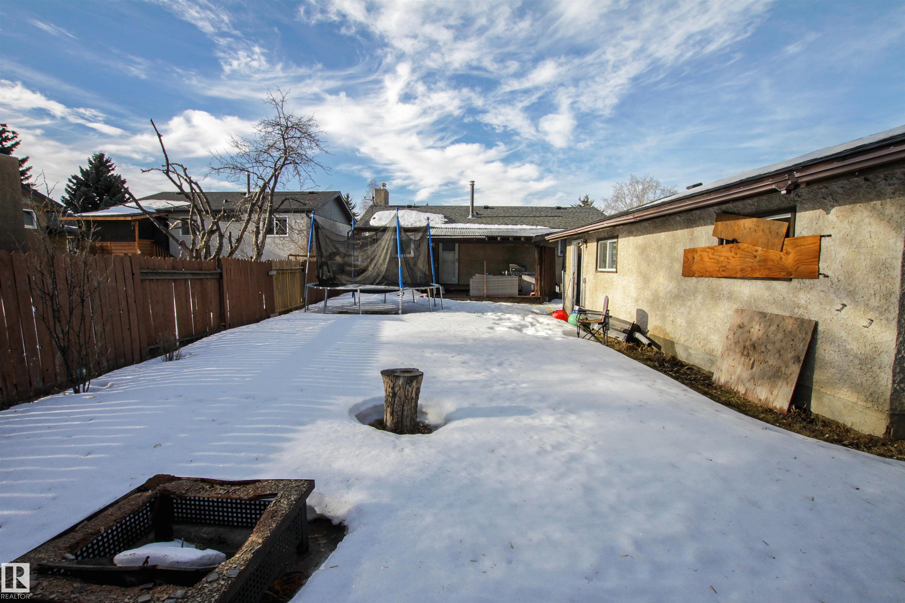 2415 49a Street NW, Weinlos, Edmonton